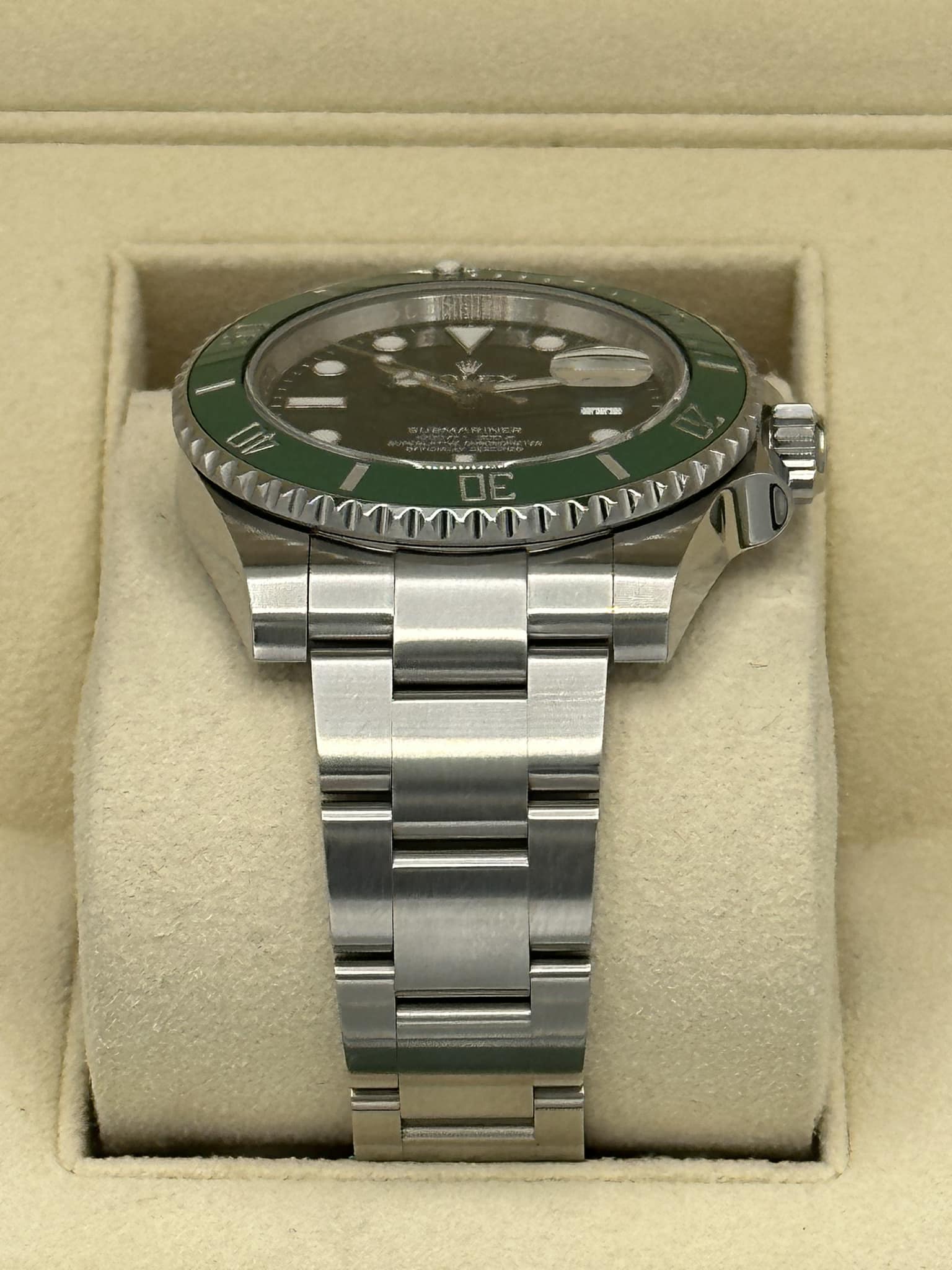 2016 Rolex Submariner "Hulk" 40mm 116610LV Green Dial - Image 4