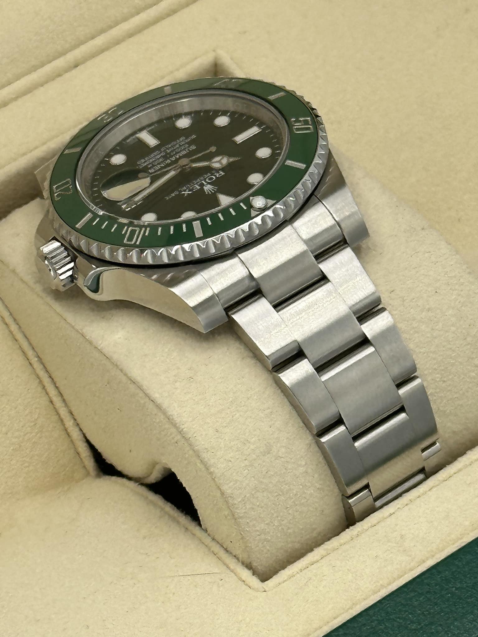 2016 Rolex Submariner "Hulk" 40mm 116610LV Green Dial - Image 6