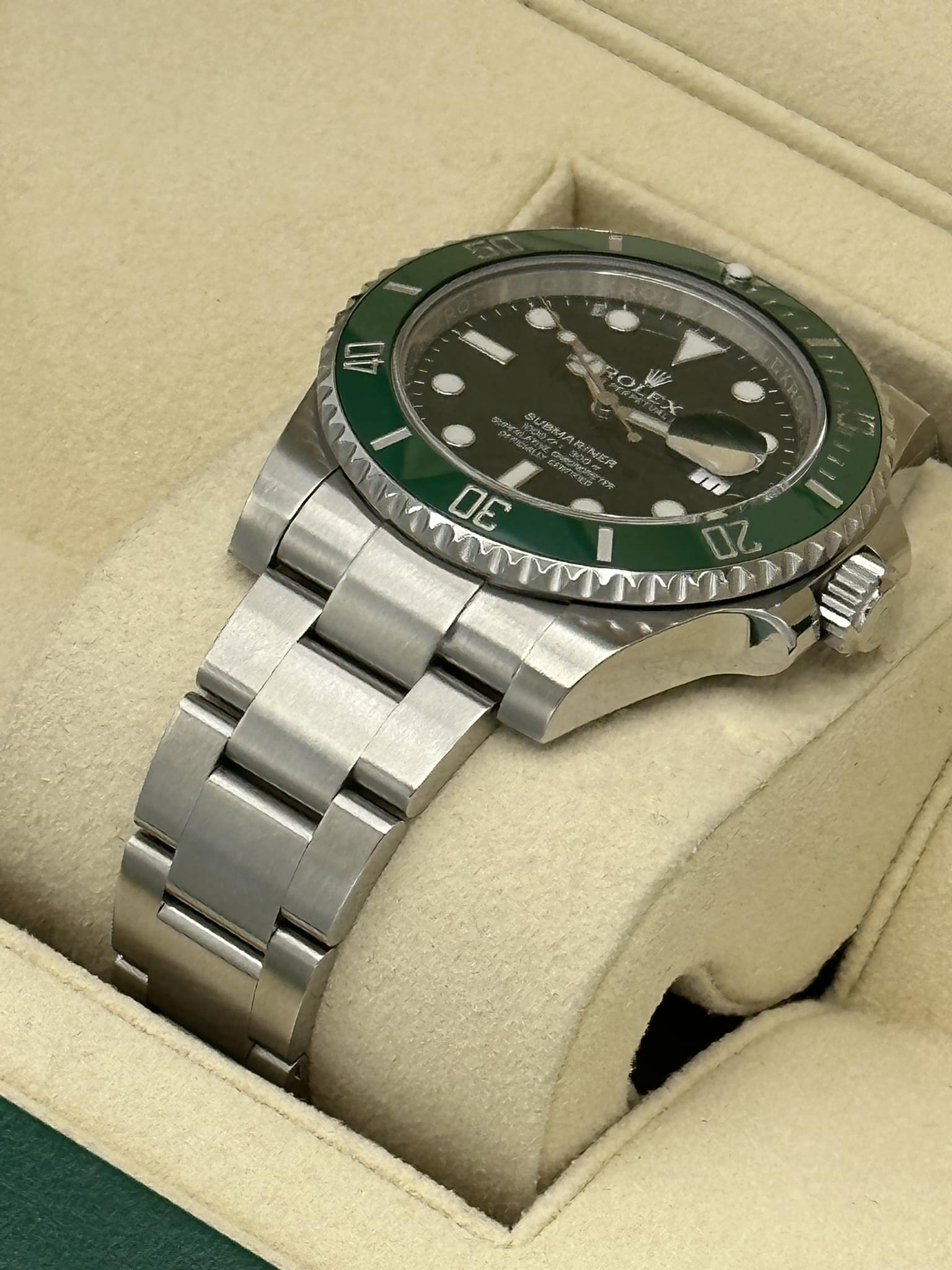 2016 Rolex Submariner "Hulk" 40mm 116610LV Green Dial - Image 7
