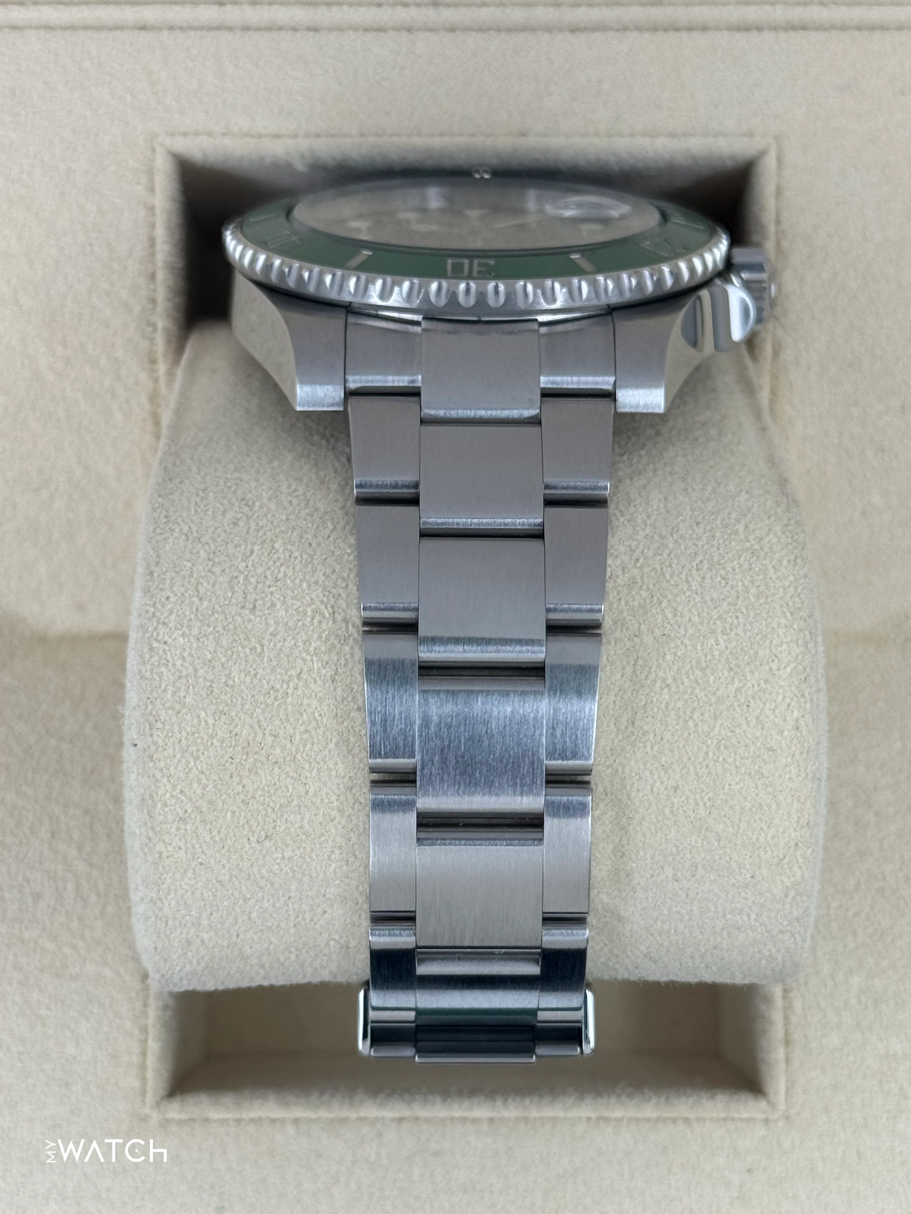 2016 Rolex Submariner “Hulk” 40mm 116610LV Green Dial - Image 3