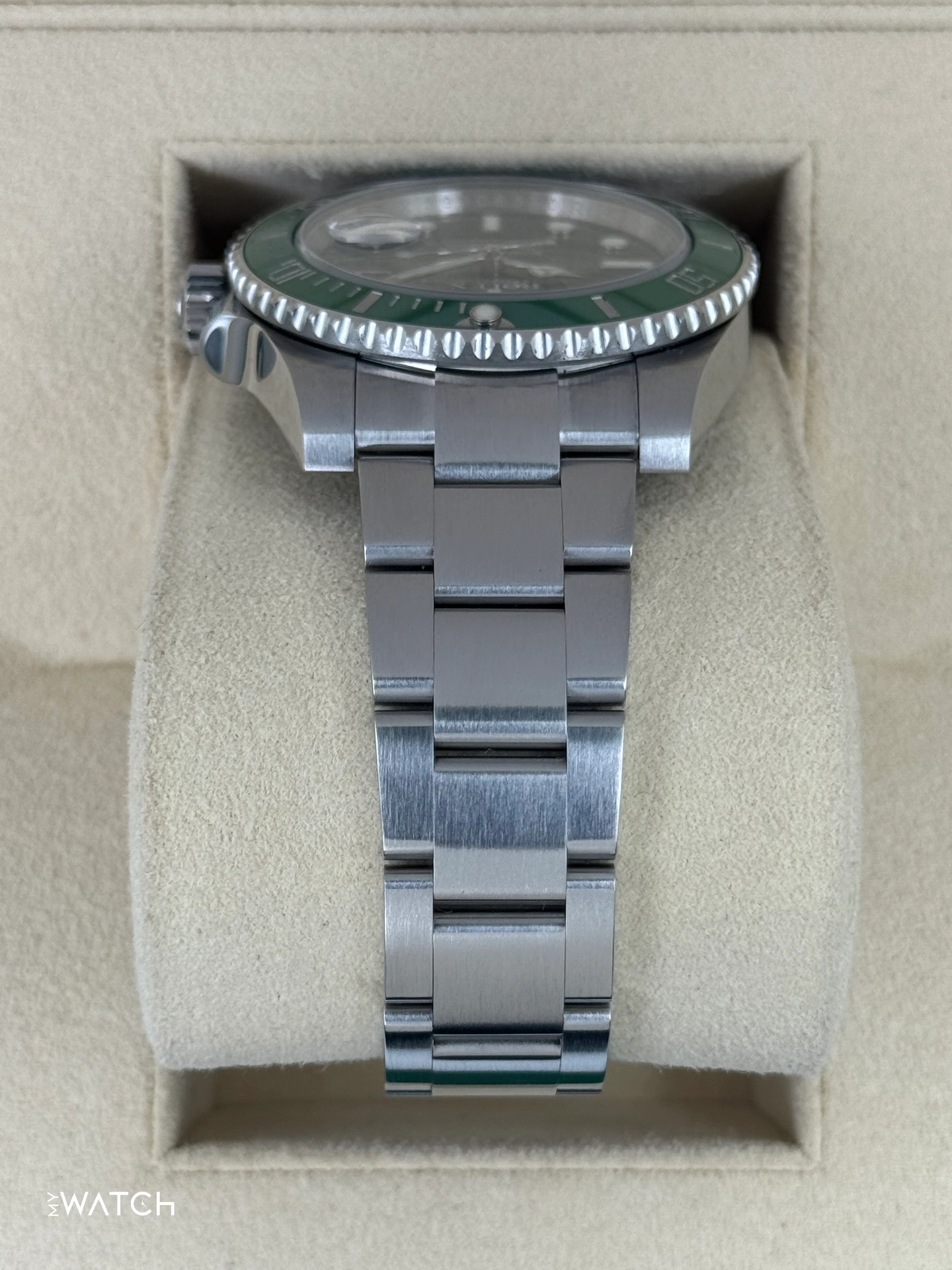 2016 Rolex Submariner “Hulk” 40mm 116610LV Green Dial - Image 4