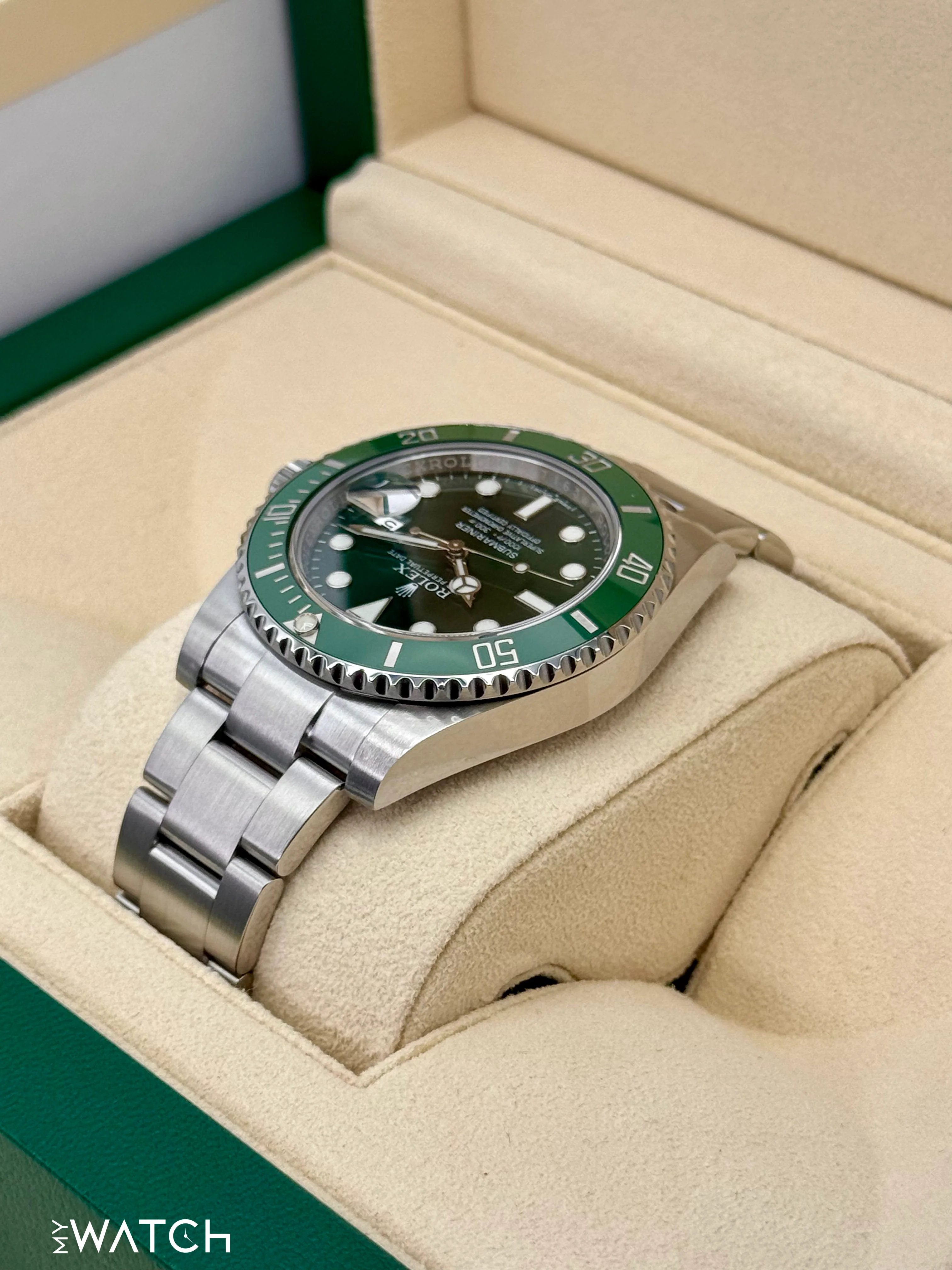 2016 Rolex Submariner “Hulk” 40mm 116610LV Green Dial - Image 7