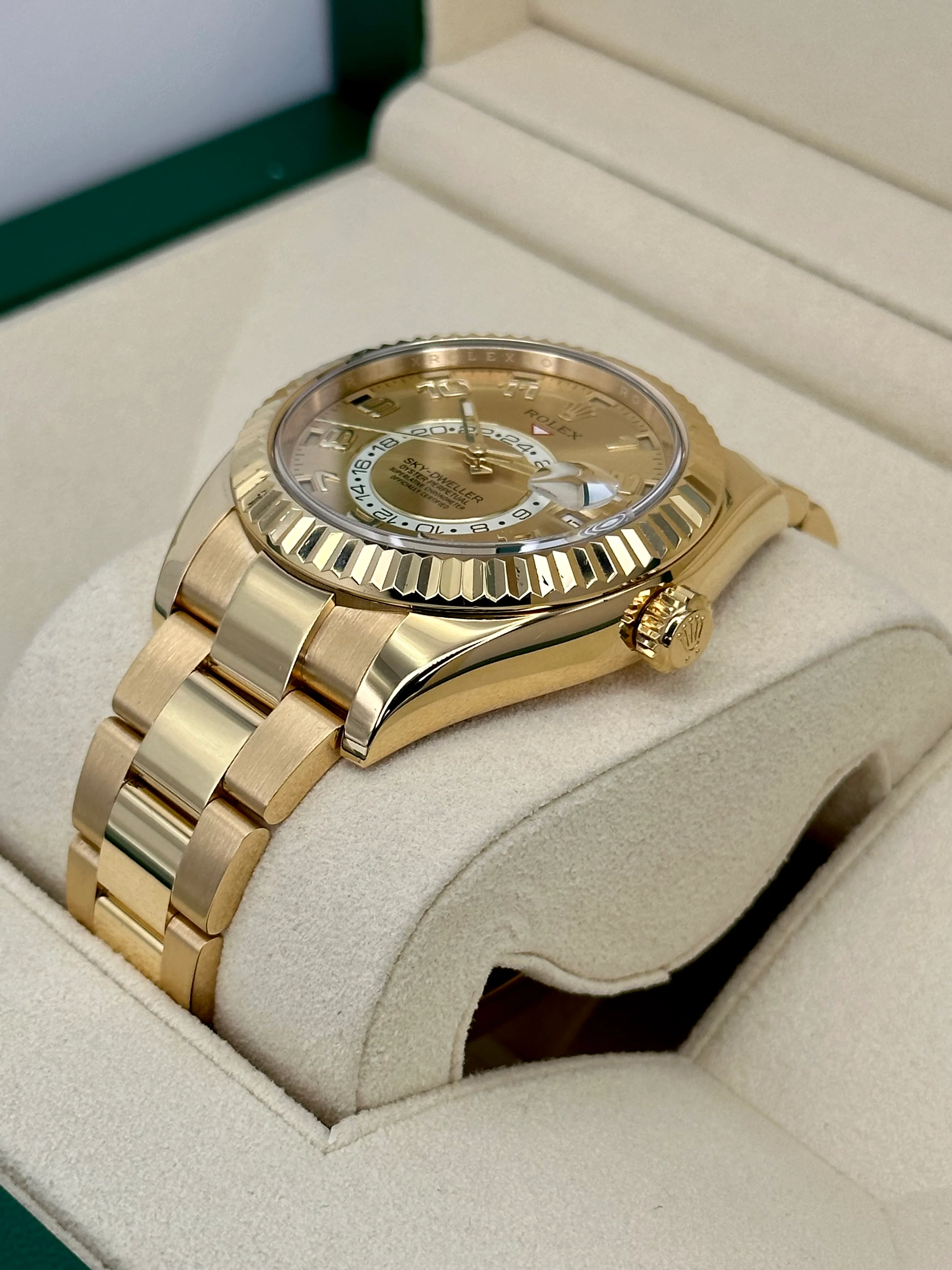 2016 Sky-Dweller 42mm 326938 Yellow Gold Oyster Champagne Dial - Image 8