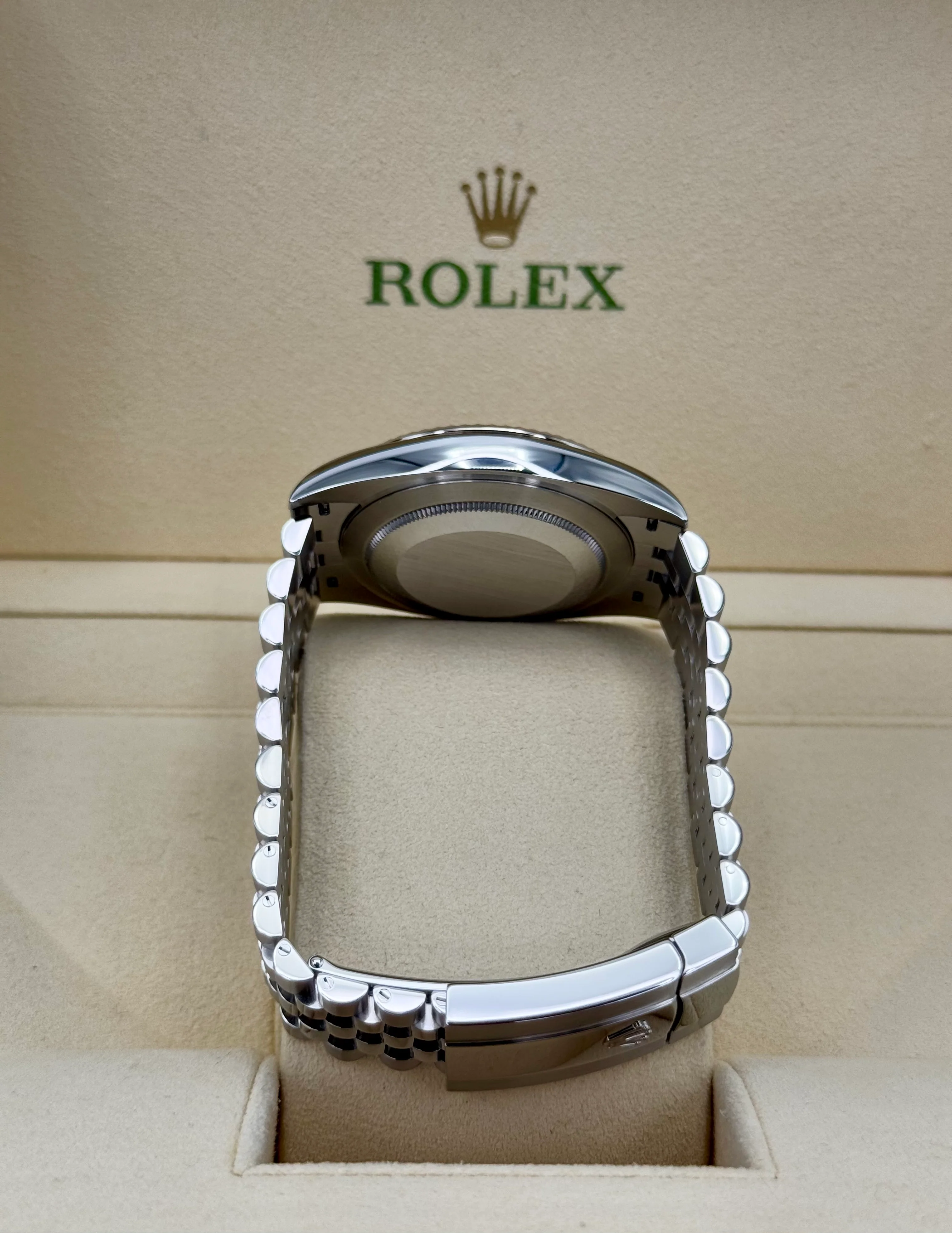 2017 Datejust 41mm 126334 Stainless Steel Jubilee Rhodium Diamond Dial - Image 10