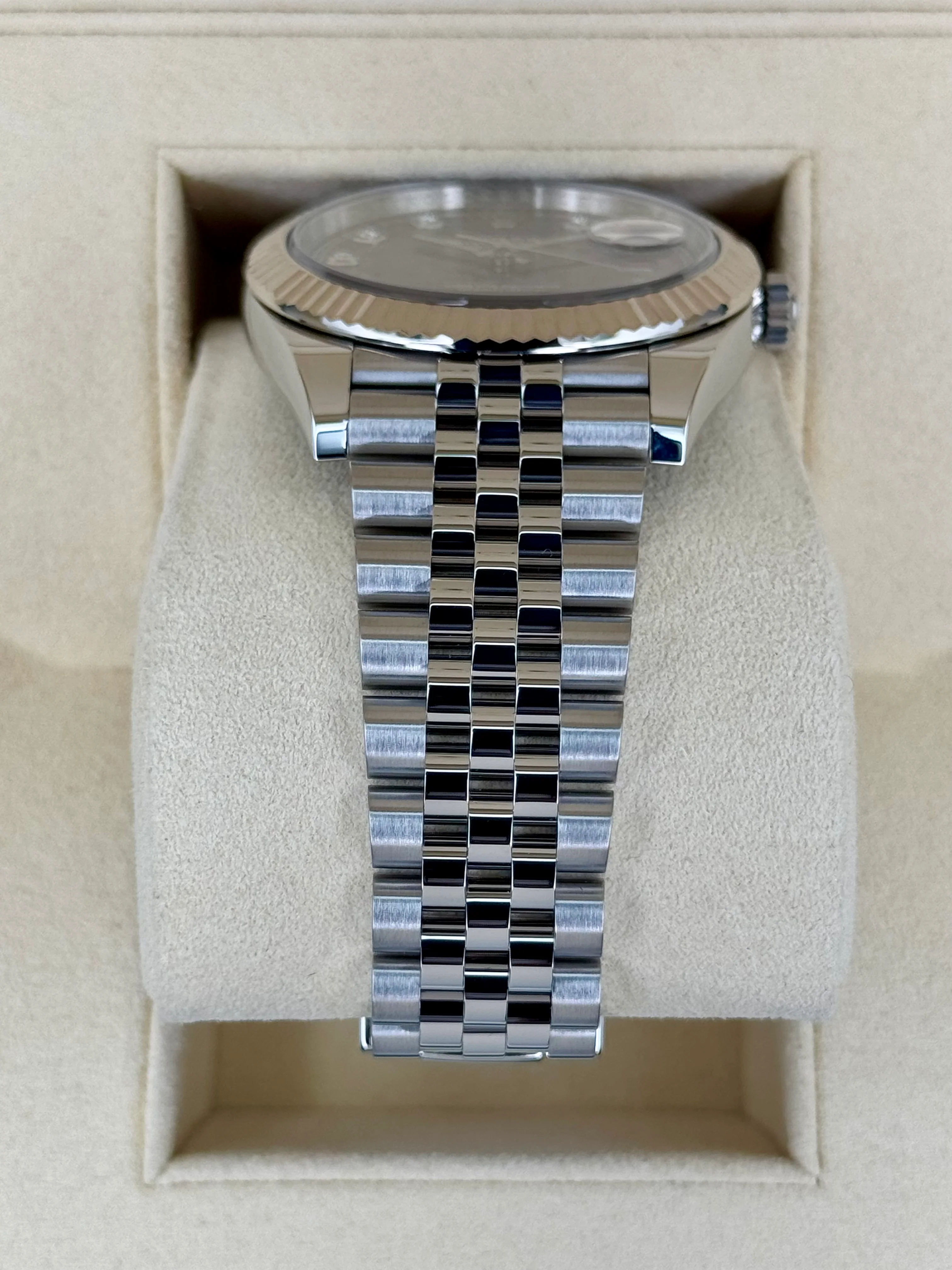 2017 Datejust 41mm 126334 Stainless Steel Jubilee Rhodium Diamond Dial - Image 3