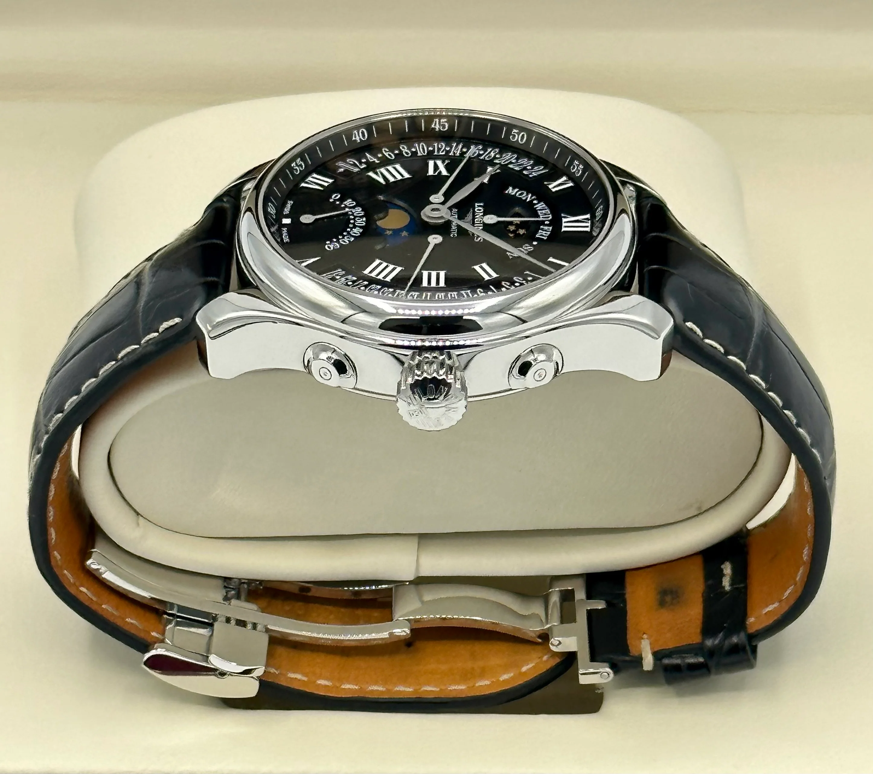 2017 Longines L2.739.4.51.6 Master Moonphase GMT - Image 9