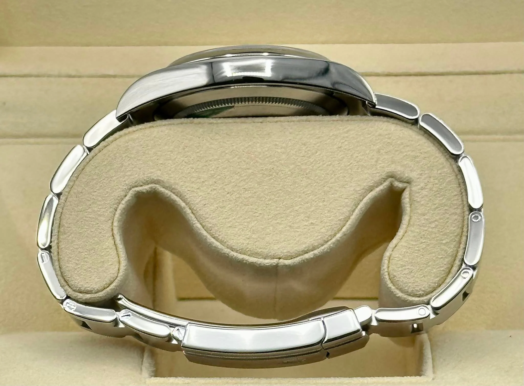 2017 Oyster Perpetual 39mm 114300 Grey Dial - Image 10