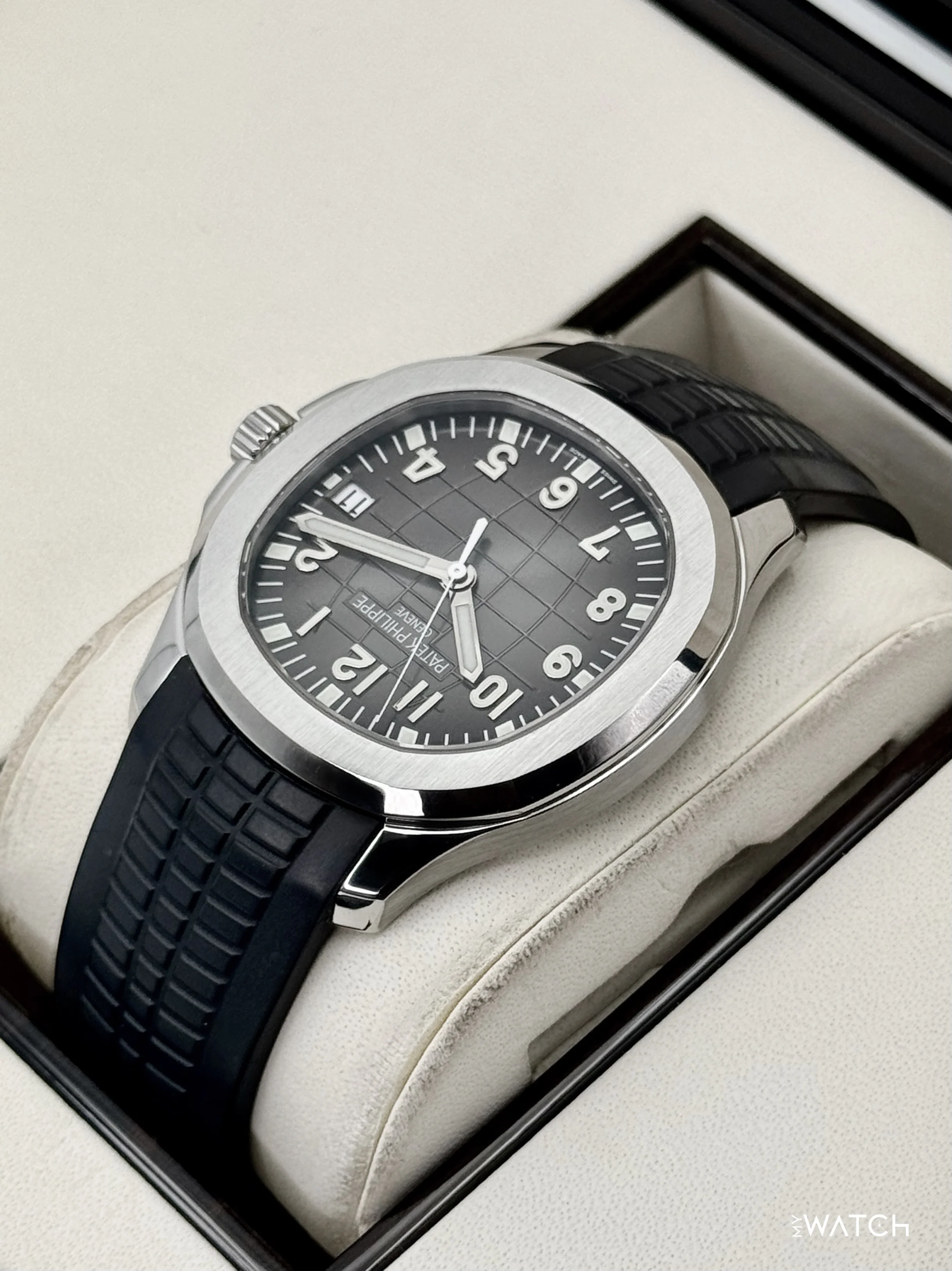 2017 Patek Philippe Aquanaut 40.8mm 5167A-001 Stainless Steel Gray Dial - Image 7