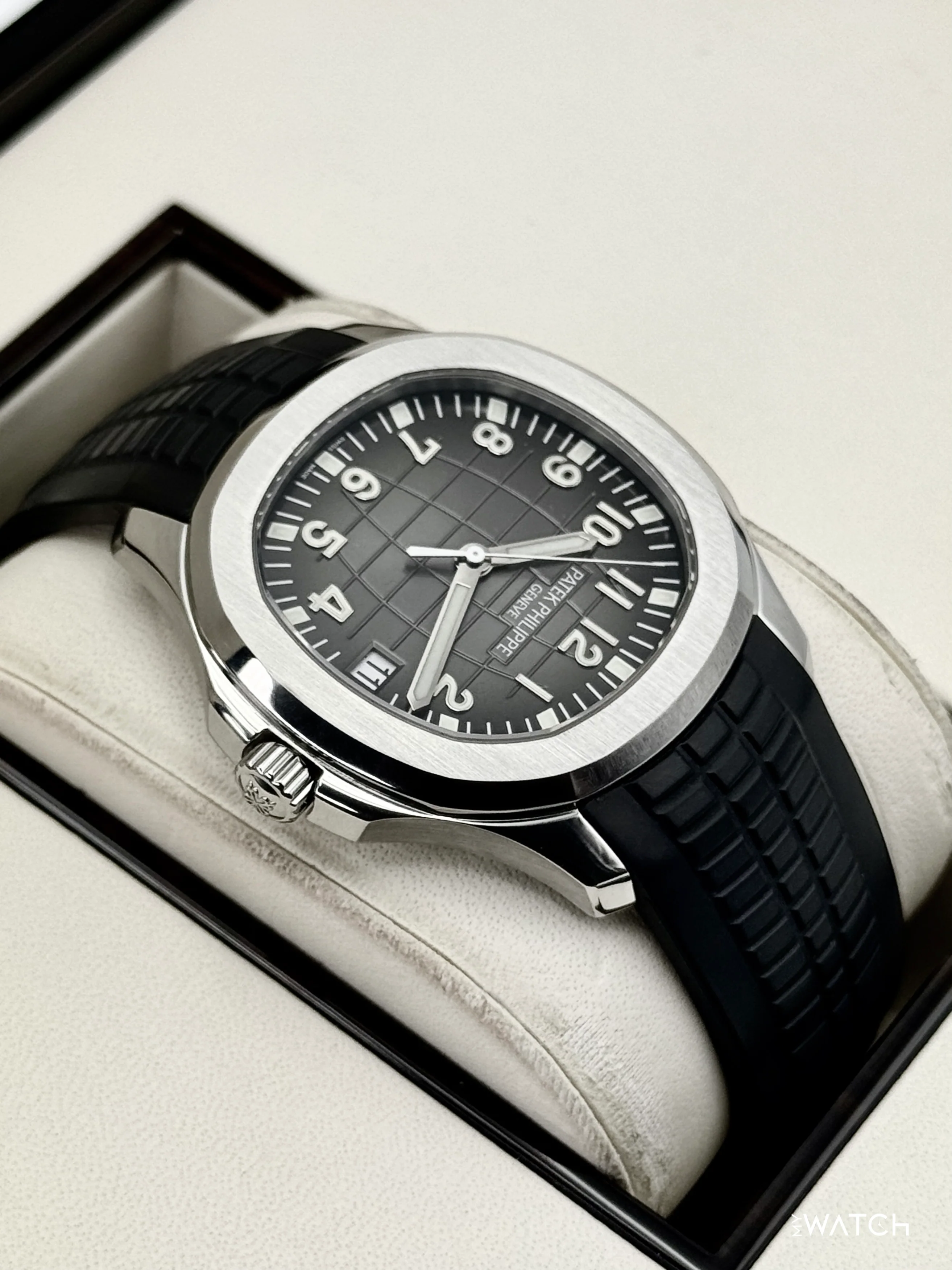 2017 Patek Philippe Aquanaut 40.8mm 5167A-001 Stainless Steel Gray Dial - Image 8