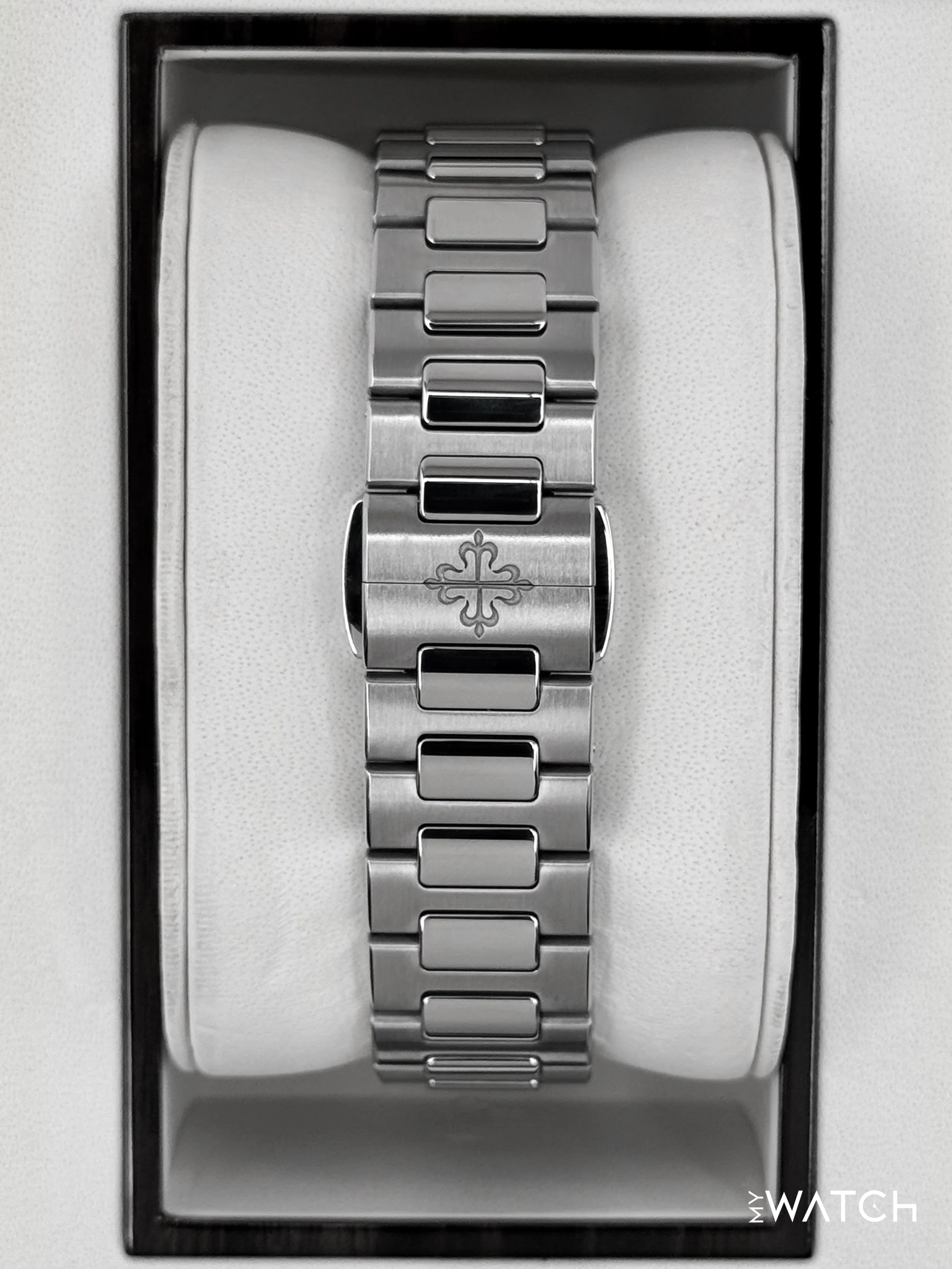 2017 Patek Philippe Nautilus 35.2mm 7118/1A-001 Stainless Steel Blue Dial - Image 2