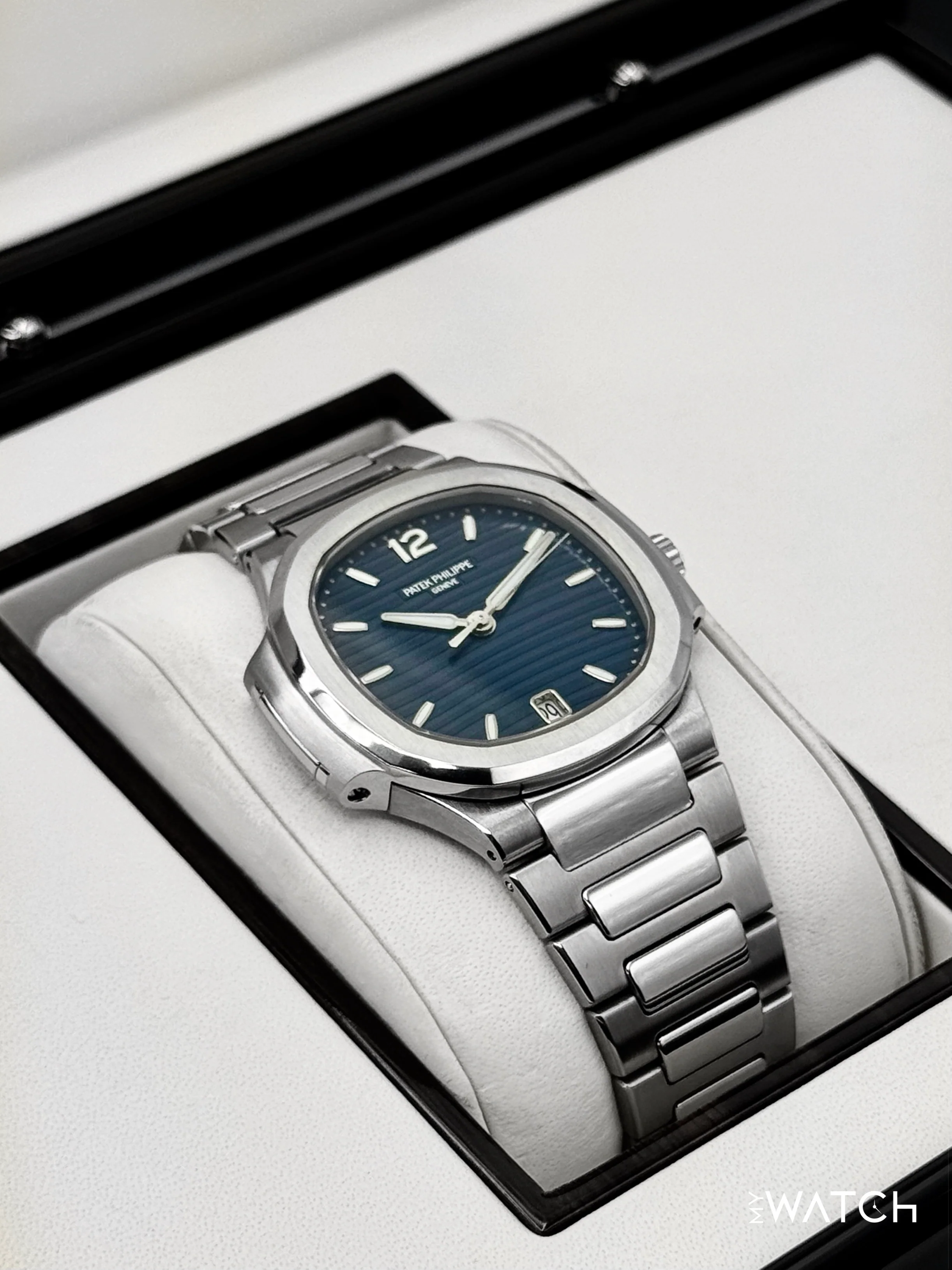 2017 Patek Philippe Nautilus 35.2mm 7118/1A-001 Stainless Steel Blue Dial - Image 6