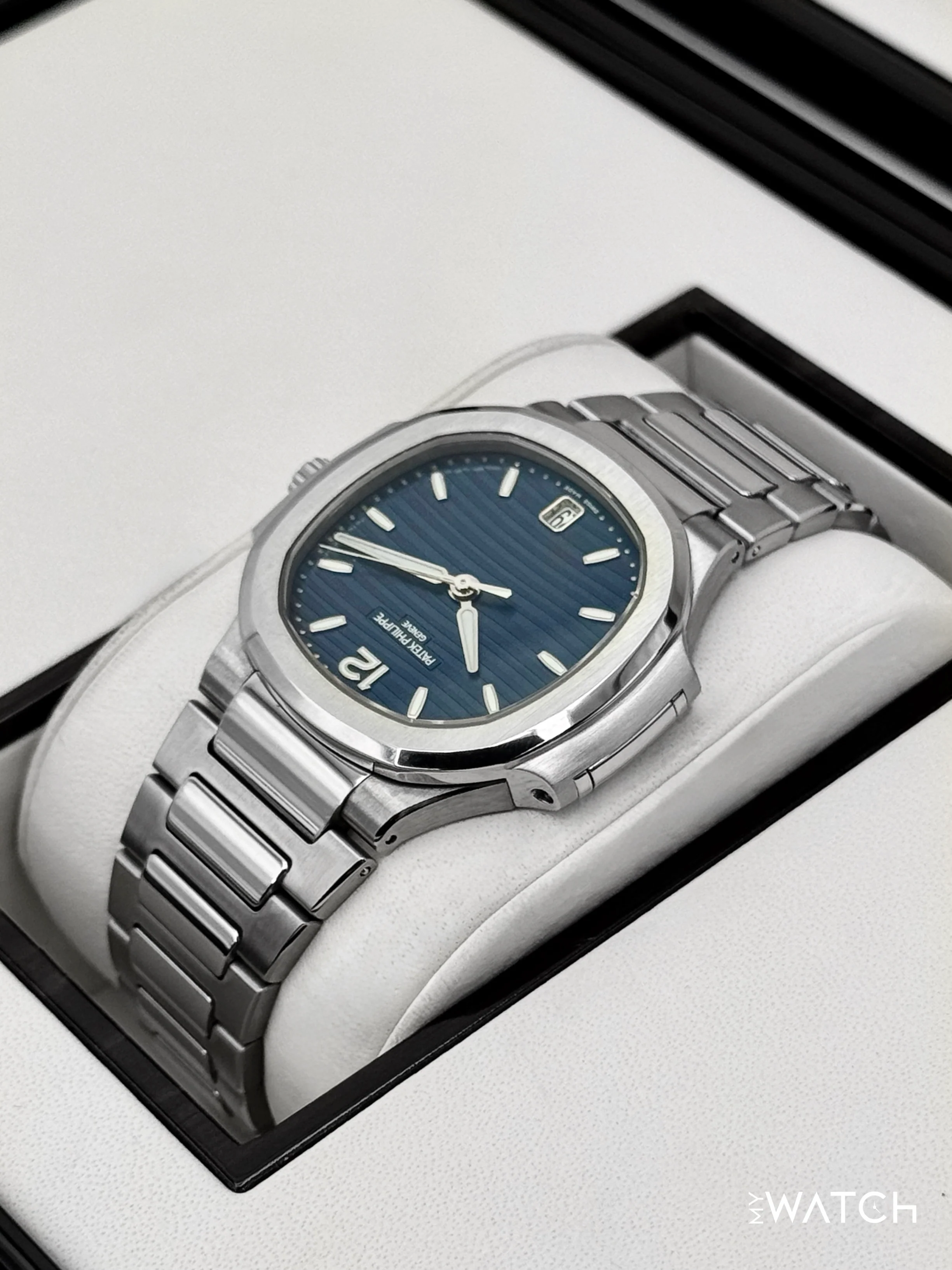 2017 Patek Philippe Nautilus 35.2mm 7118/1A-001 Stainless Steel Blue Dial - Image 7