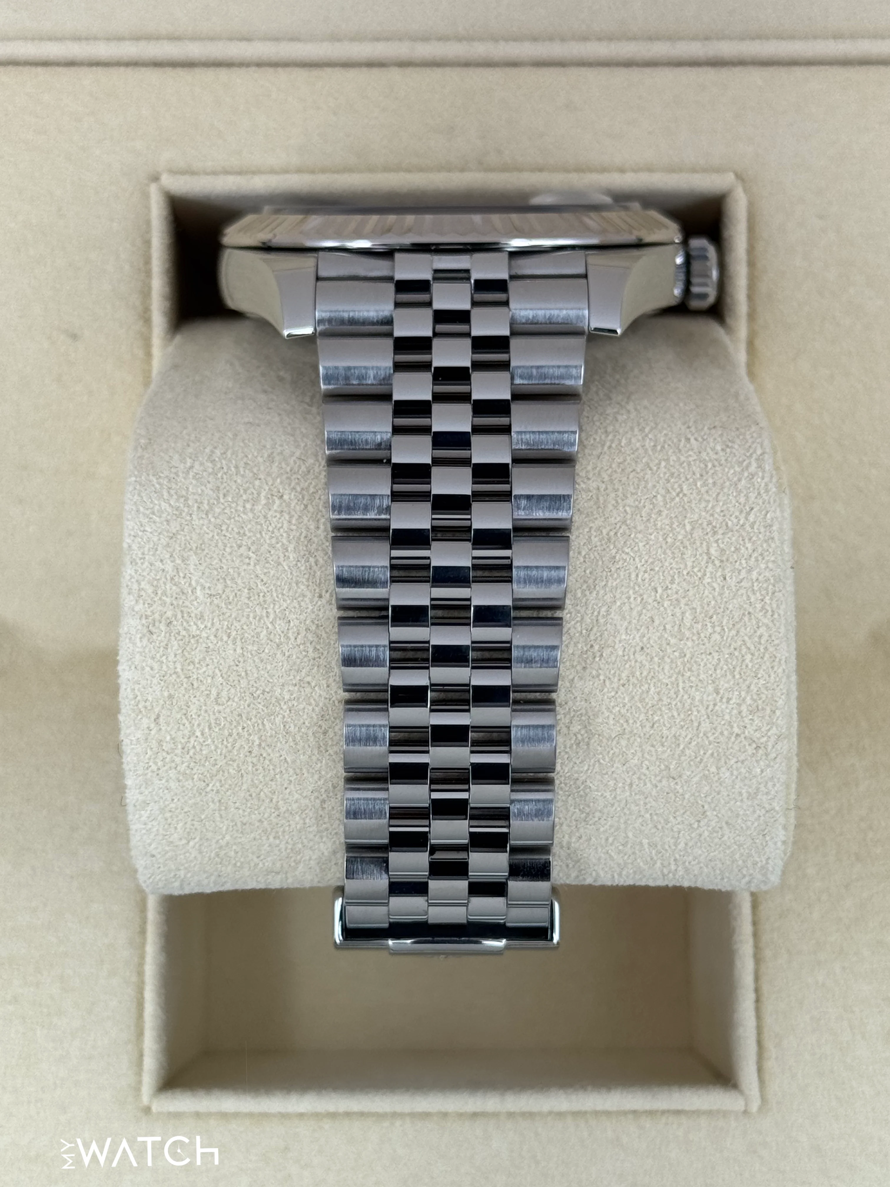 2017 Rolex Datejust 41mm 126334 Stainless Steel Jubilee Silver Dial - Image 3