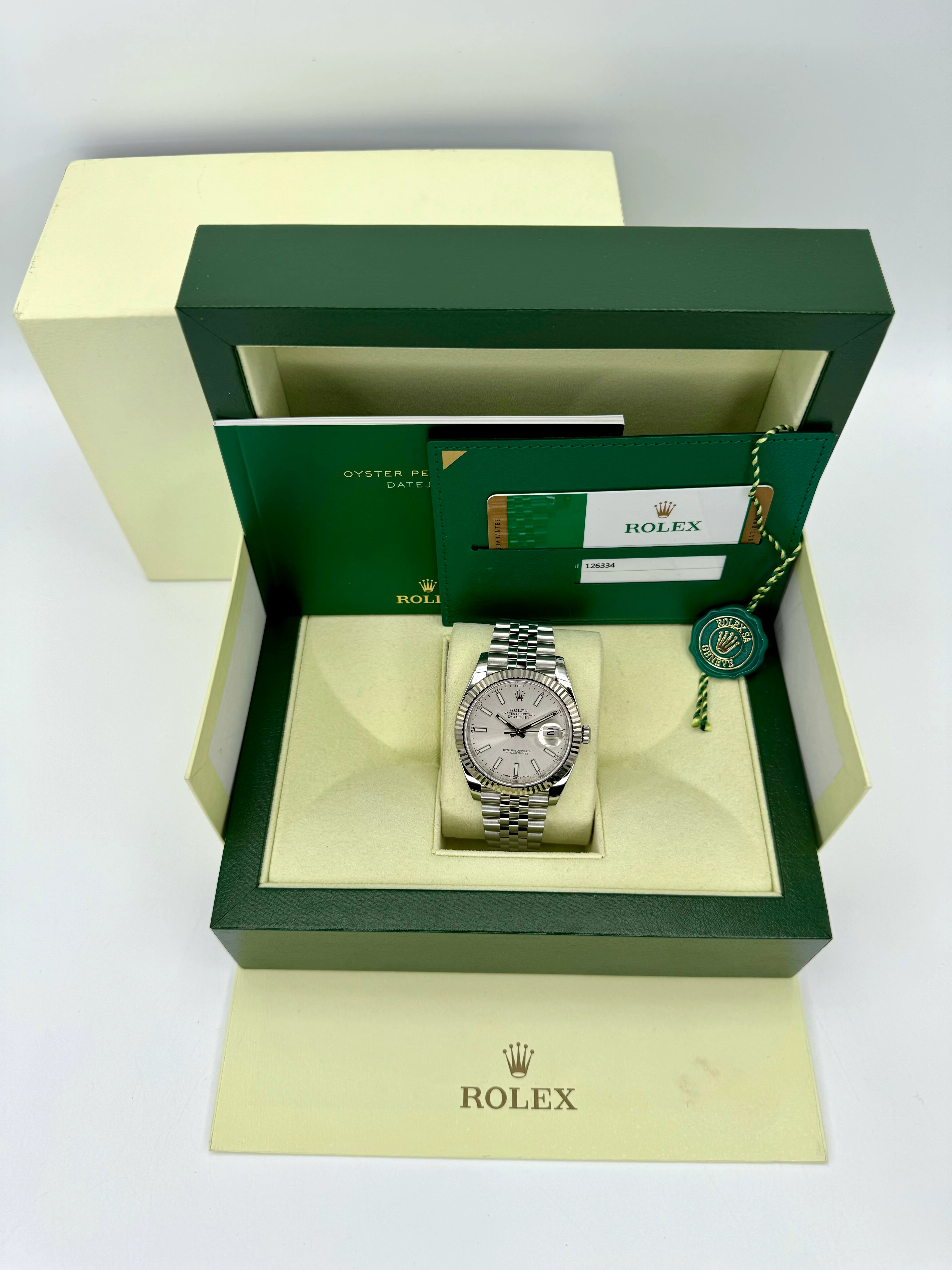 2017 Rolex Datejust 41mm 126334 Stainless Steel Jubilee Silver Dial - Image 12