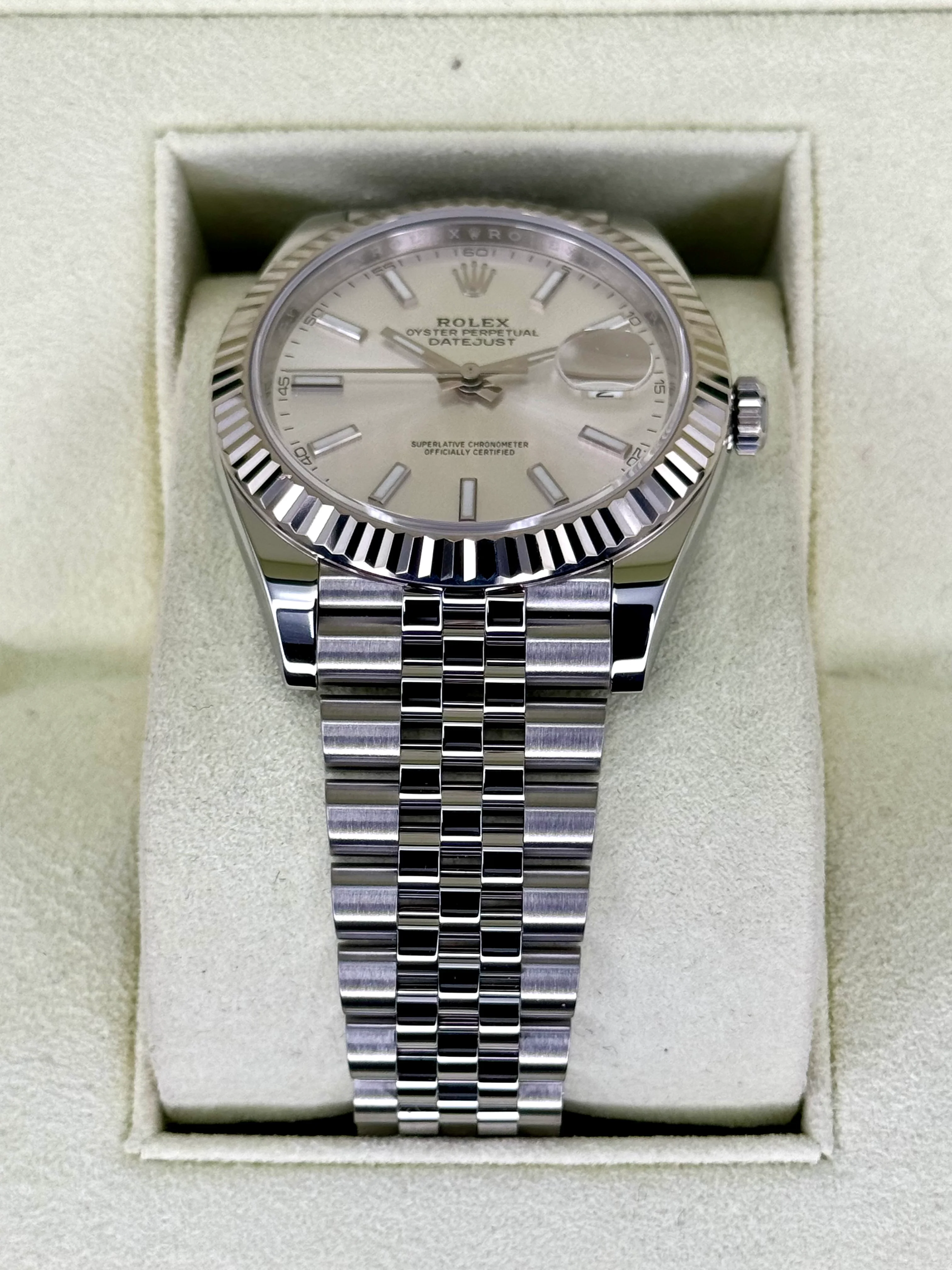 2017 Rolex Datejust 41mm 126334 Stainless Steel Jubilee Silver Dial - Image 3
