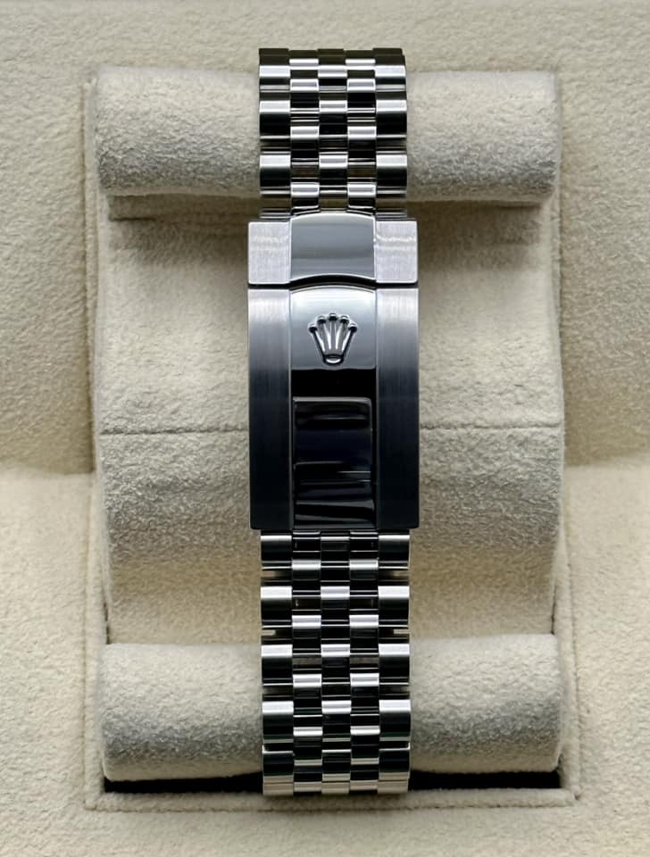 2017 Rolex Datejust 41mm 126334 Jubilee White Stick Dial - Image 2