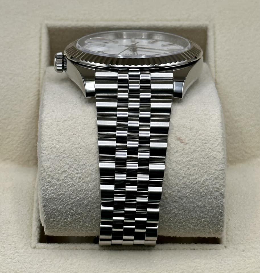 2017 Rolex Datejust 41mm 126334 Jubilee White Stick Dial - Image 4