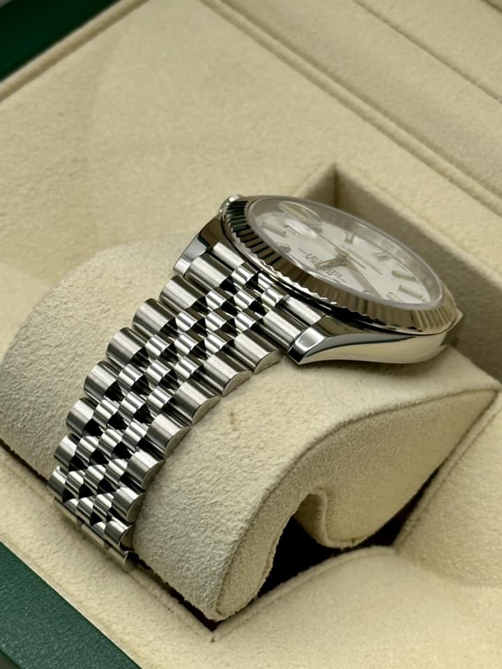 2017 Rolex Datejust 41mm 126334 Jubilee White Stick Dial - Image 5
