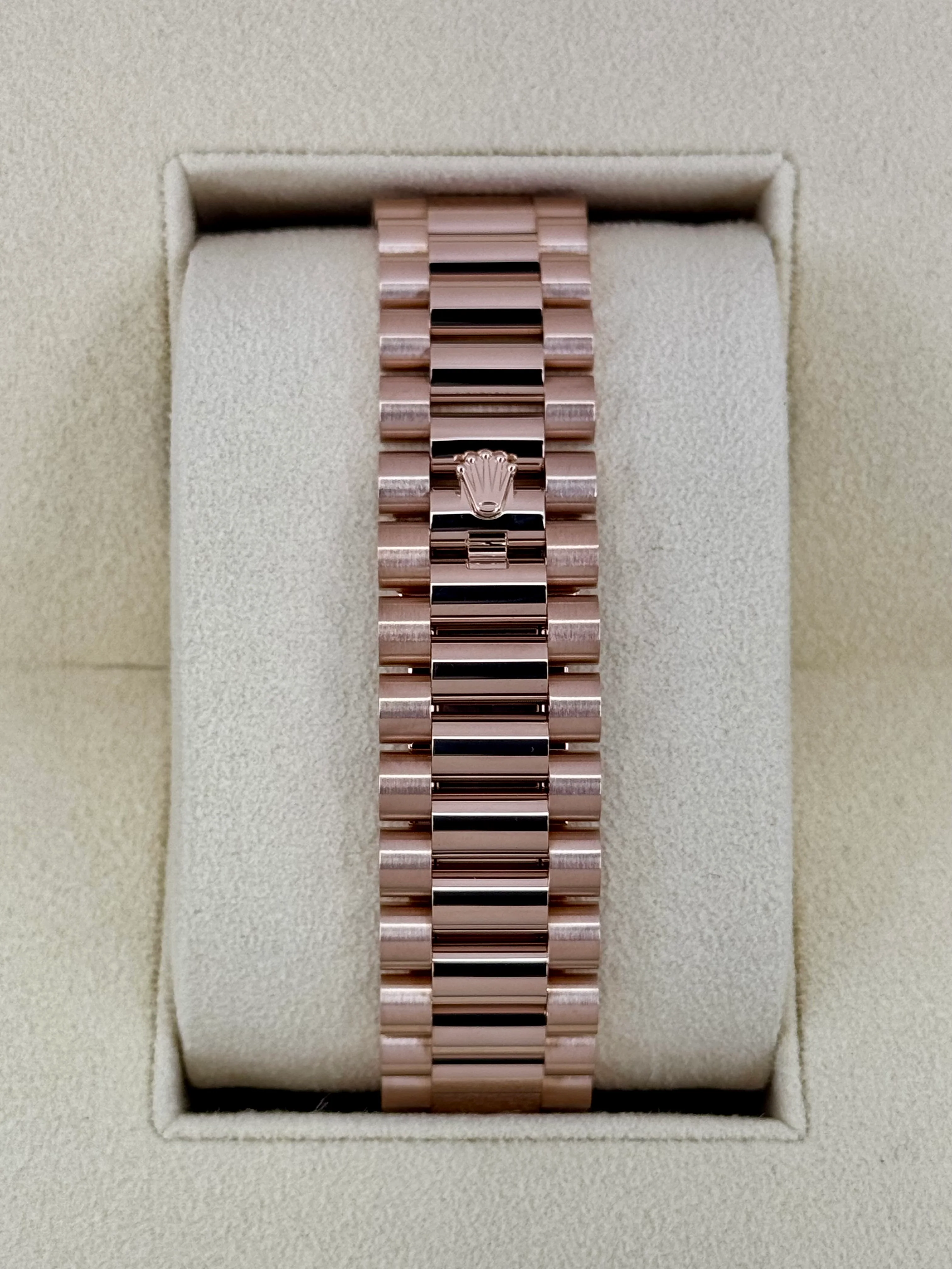 2017 Rolex Day-Date 40mm 228235 Presidential Rose Gold Olive Dial - Image 2
