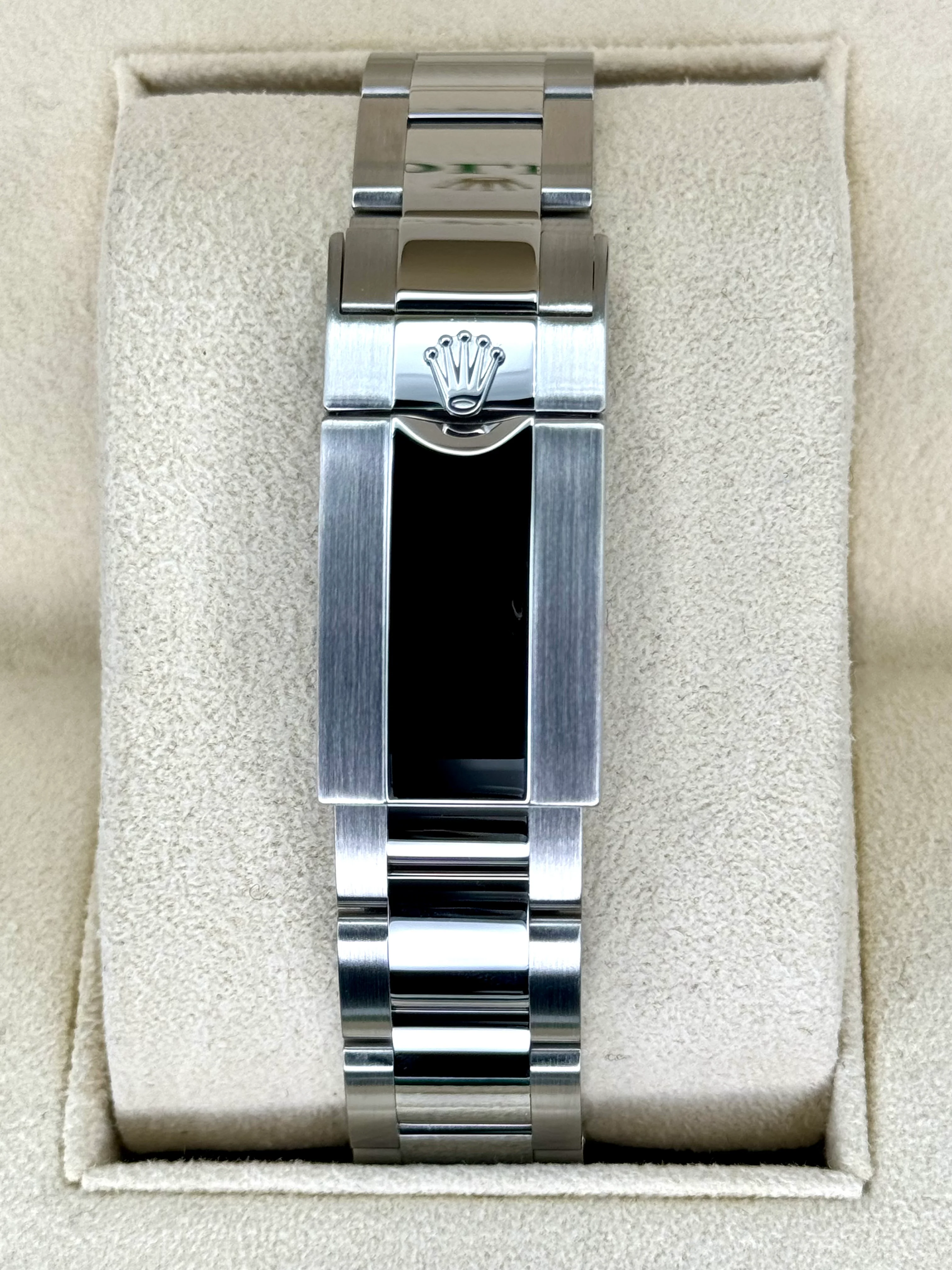 2017 Rolex GMT-Master II "Batman" 40mm 116710BLNR Oyster - Image 2