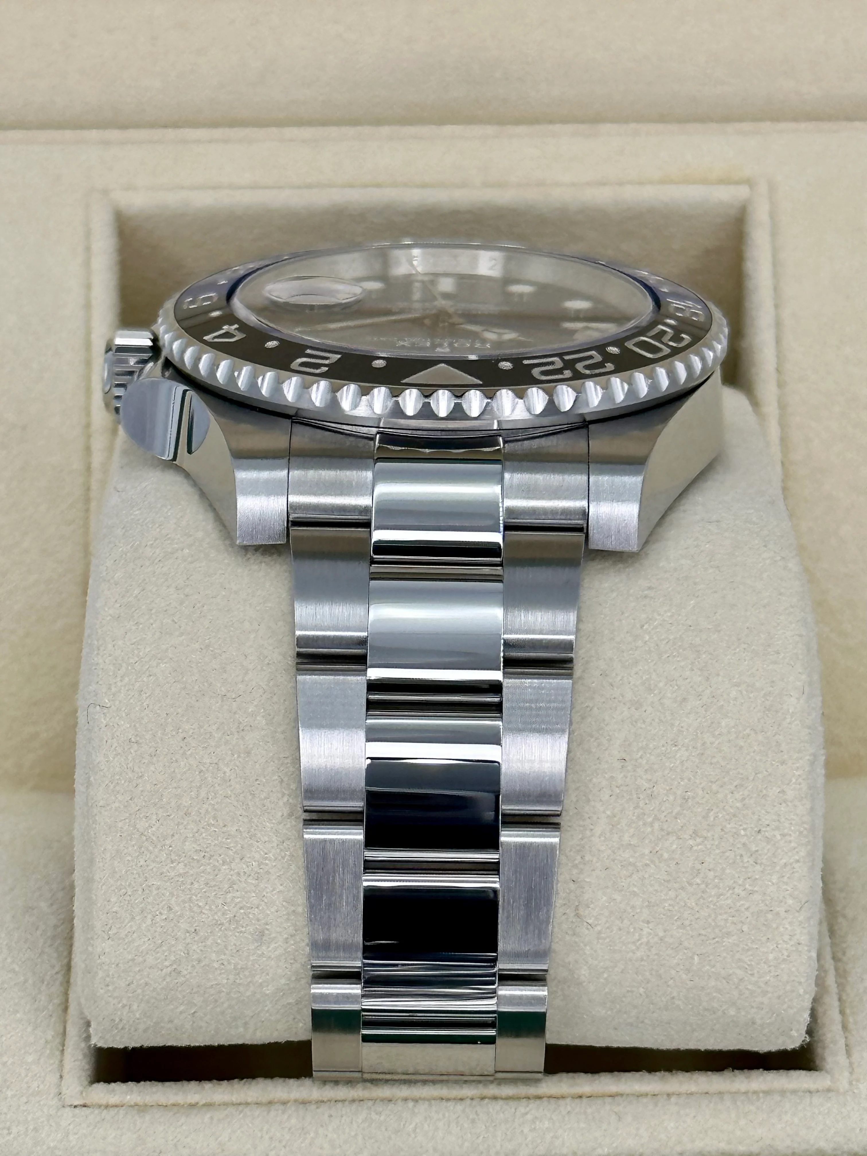 2017 Rolex GMT-Master II "Batman" 40mm 116710BLNR Oyster - Image 4