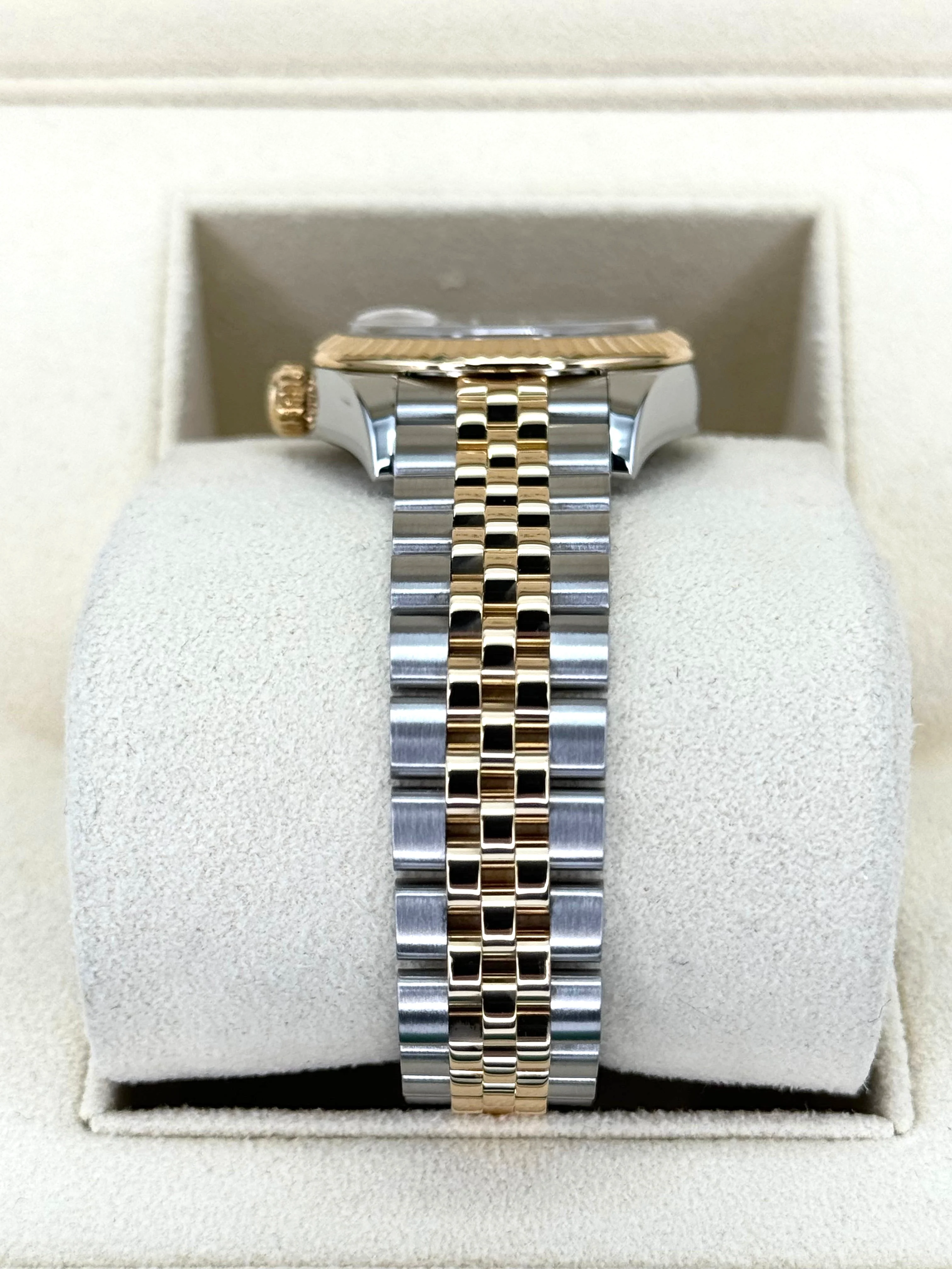 2017 Rolex Lady-Datejust 28mm 279173 Two-Tone Jubilee White Dial - Image 4