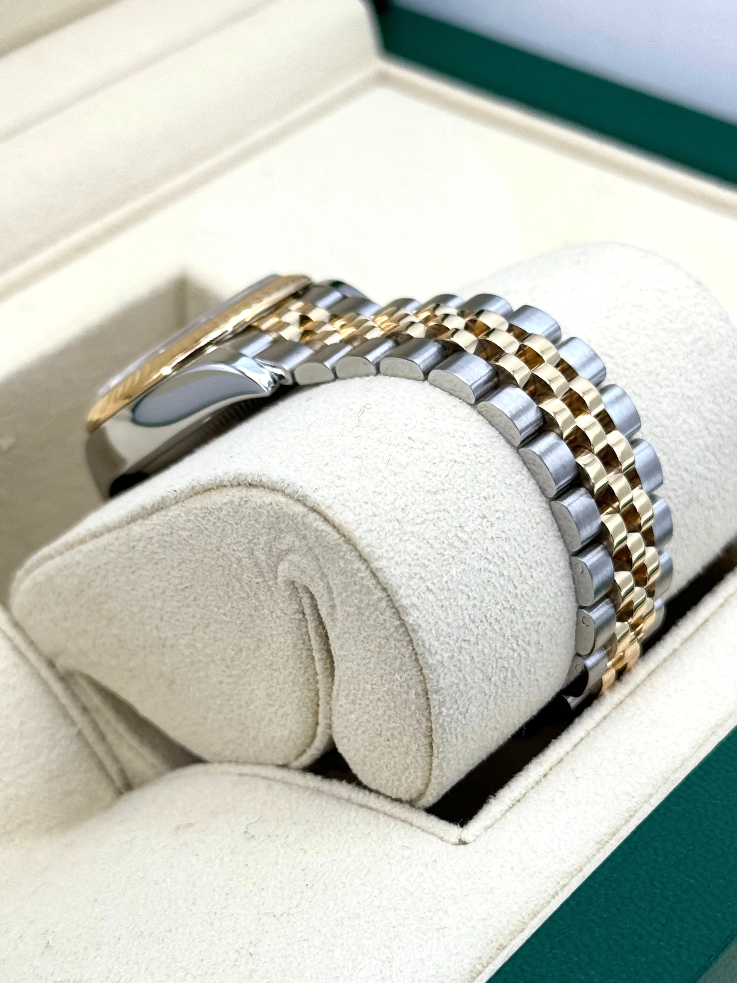 2017 Rolex Lady-Datejust 28mm 279173 Two-Tone Jubilee White Dial - Image 6
