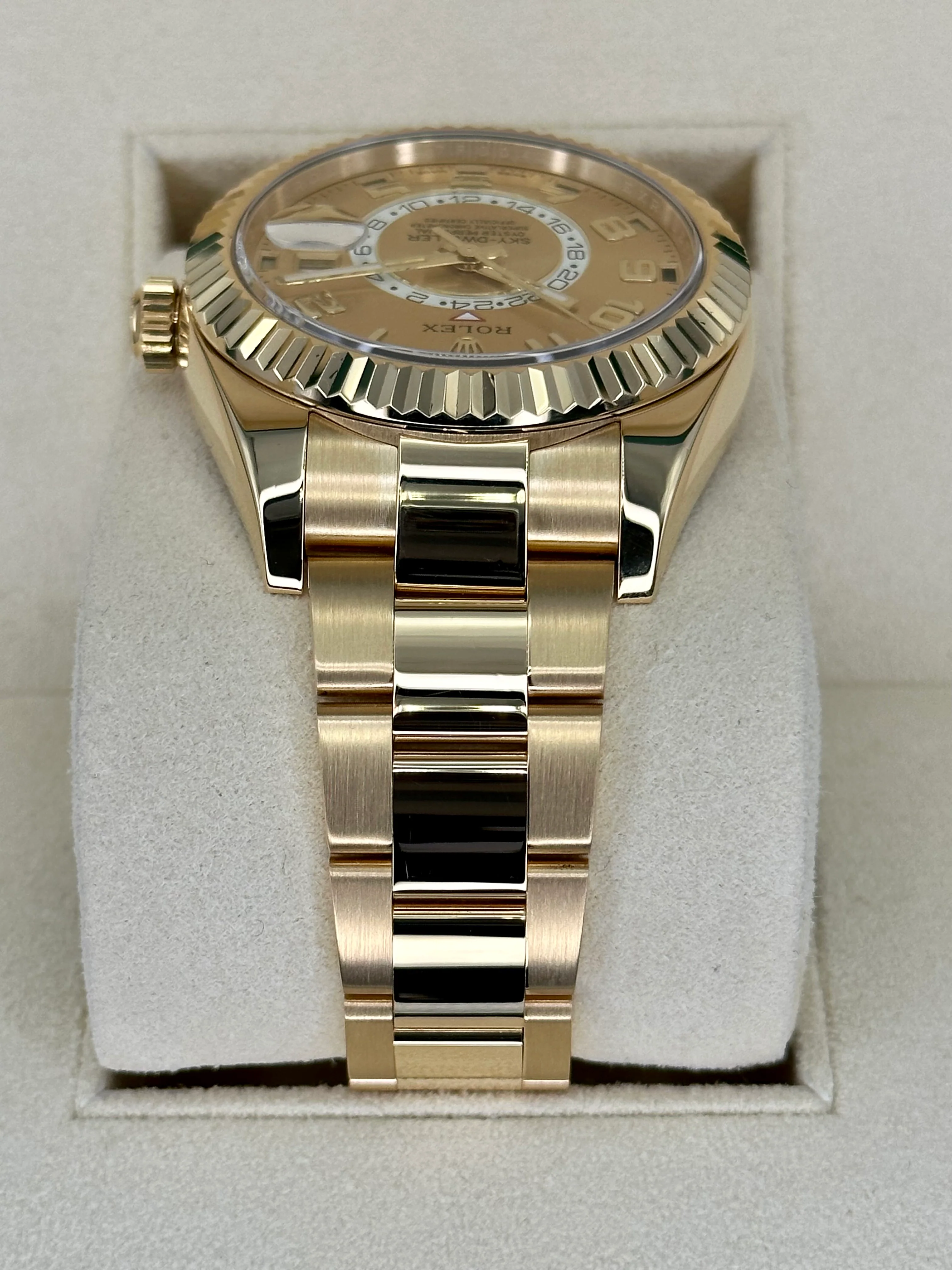 2017 Rolex Sky-Dweller 42mm 326938 Yellow Gold Oyster Champagne Dial - Image 4