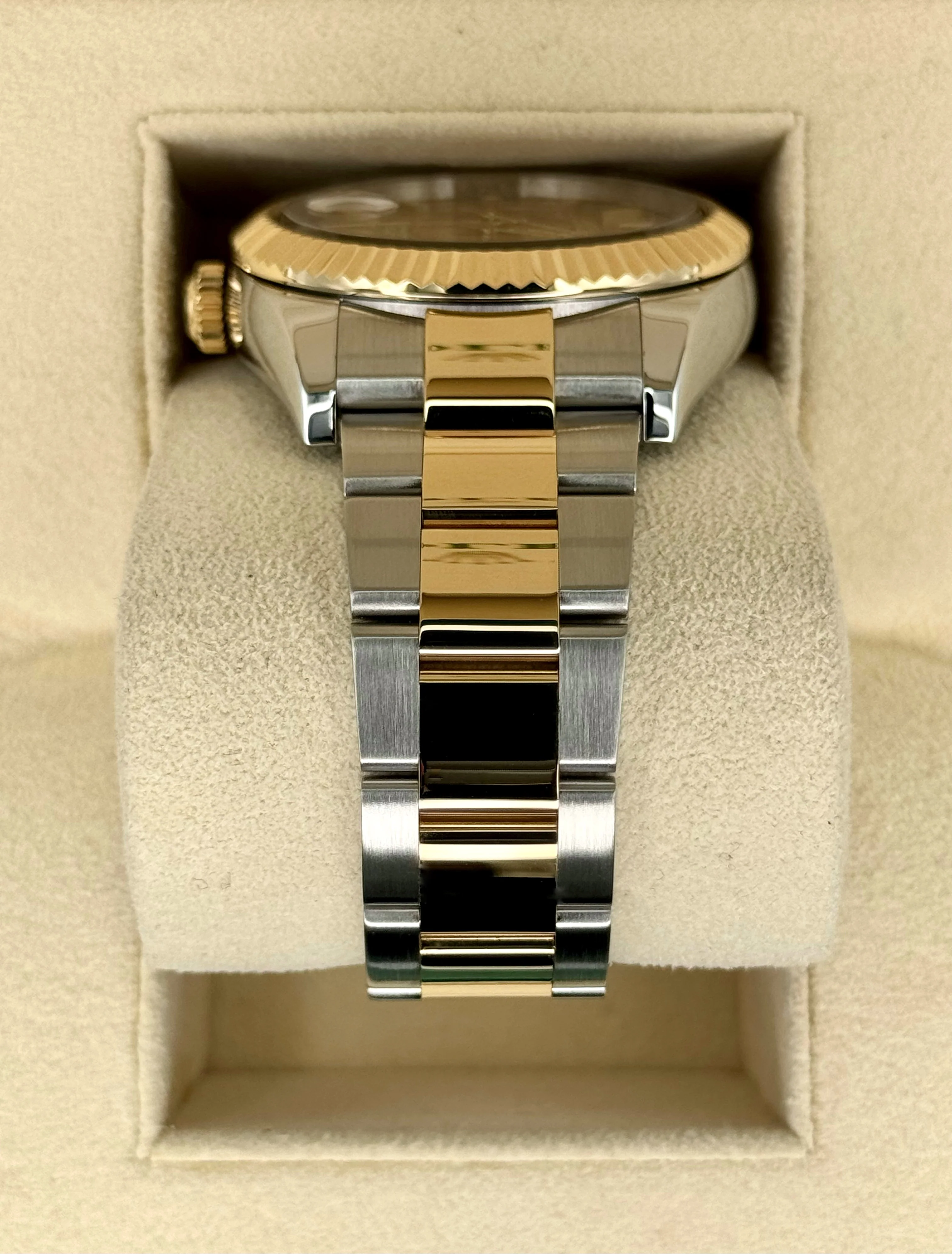 2017 Rolex Sky-Dweller 42mm 326933 Two-Tone Oyster Champagne Dial - Image 4