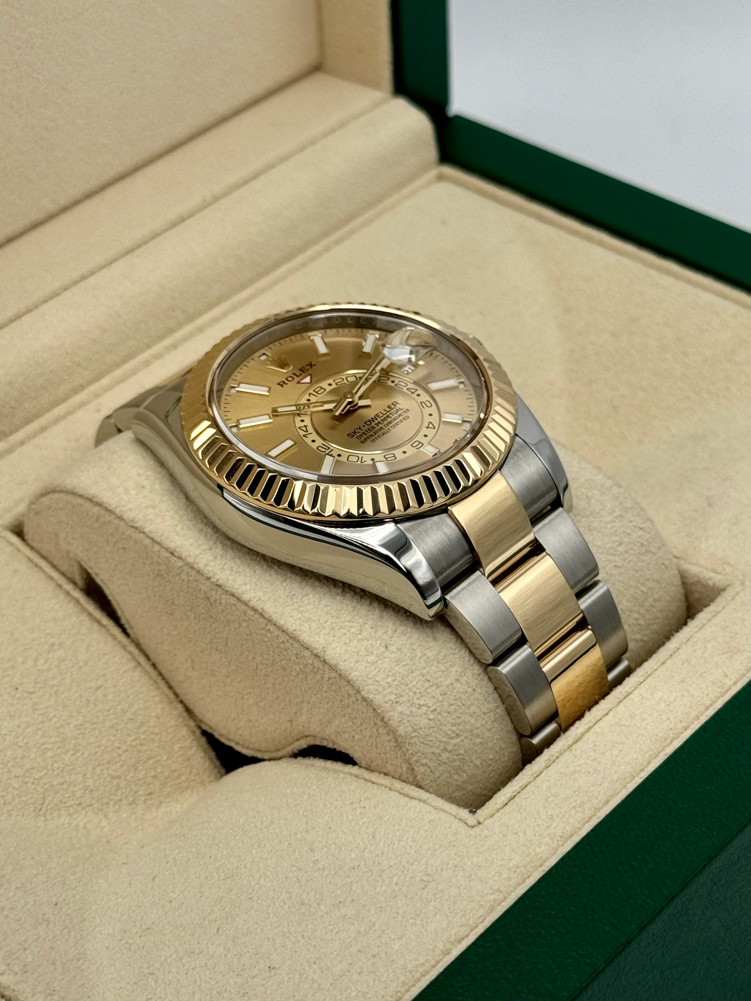 2017 Rolex Sky-Dweller 42mm 326933 Two-Tone Oyster Champagne Dial - Image 6