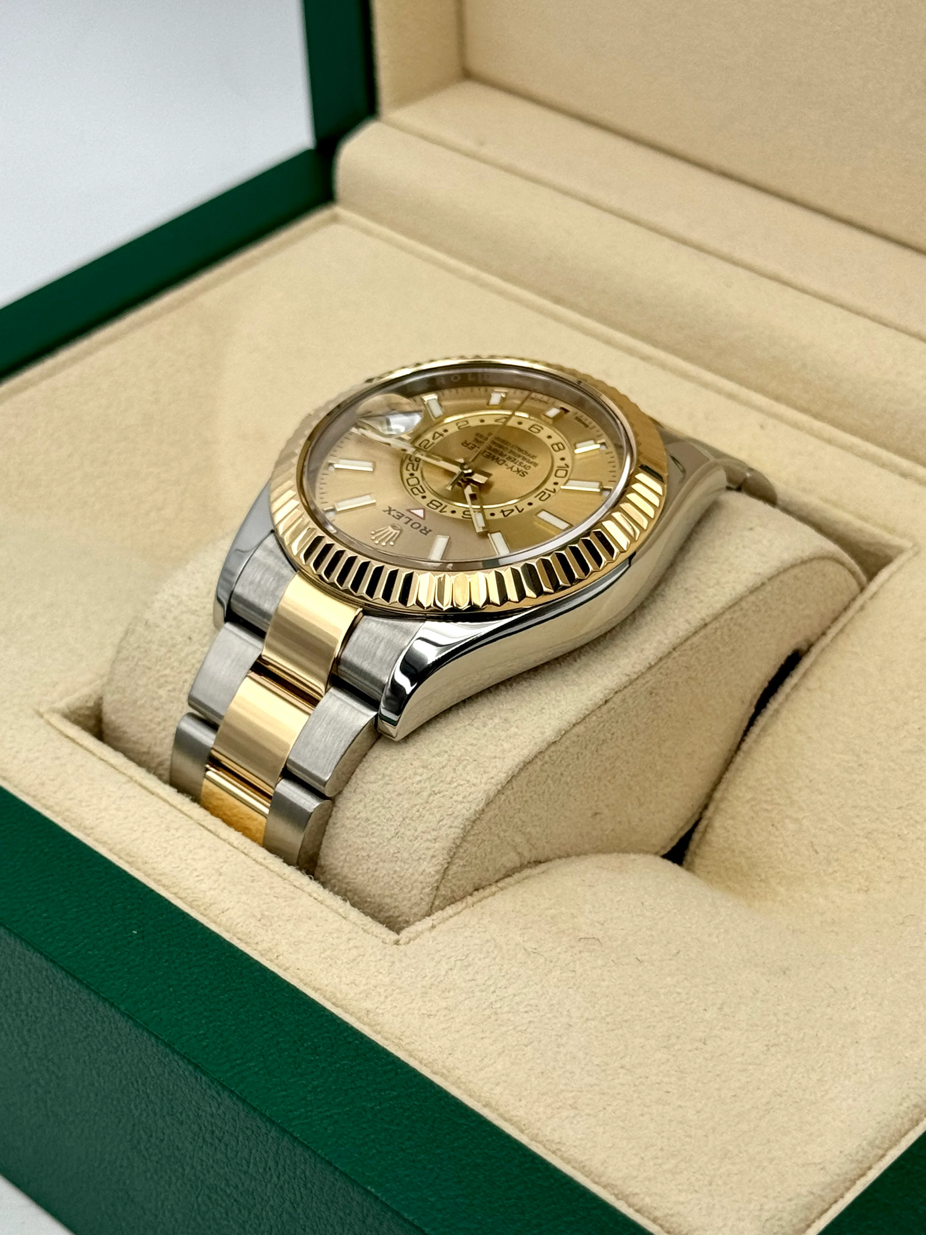 2017 Rolex Sky-Dweller 42mm 326933 Two-Tone Oyster Champagne Dial - Image 7