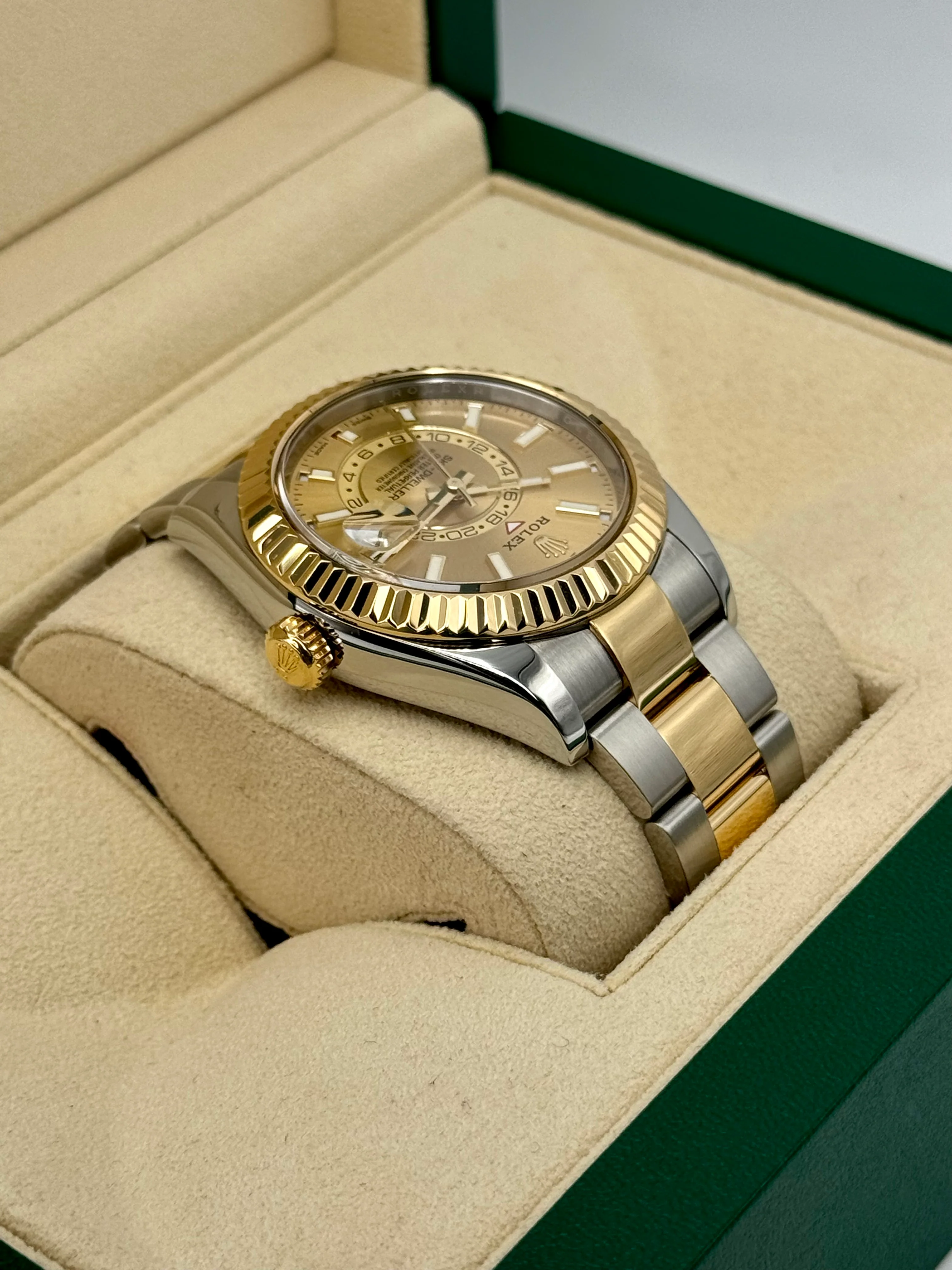 2017 Rolex Sky-Dweller 42mm 326933 Two-Tone Oyster Champagne Dial - Image 8