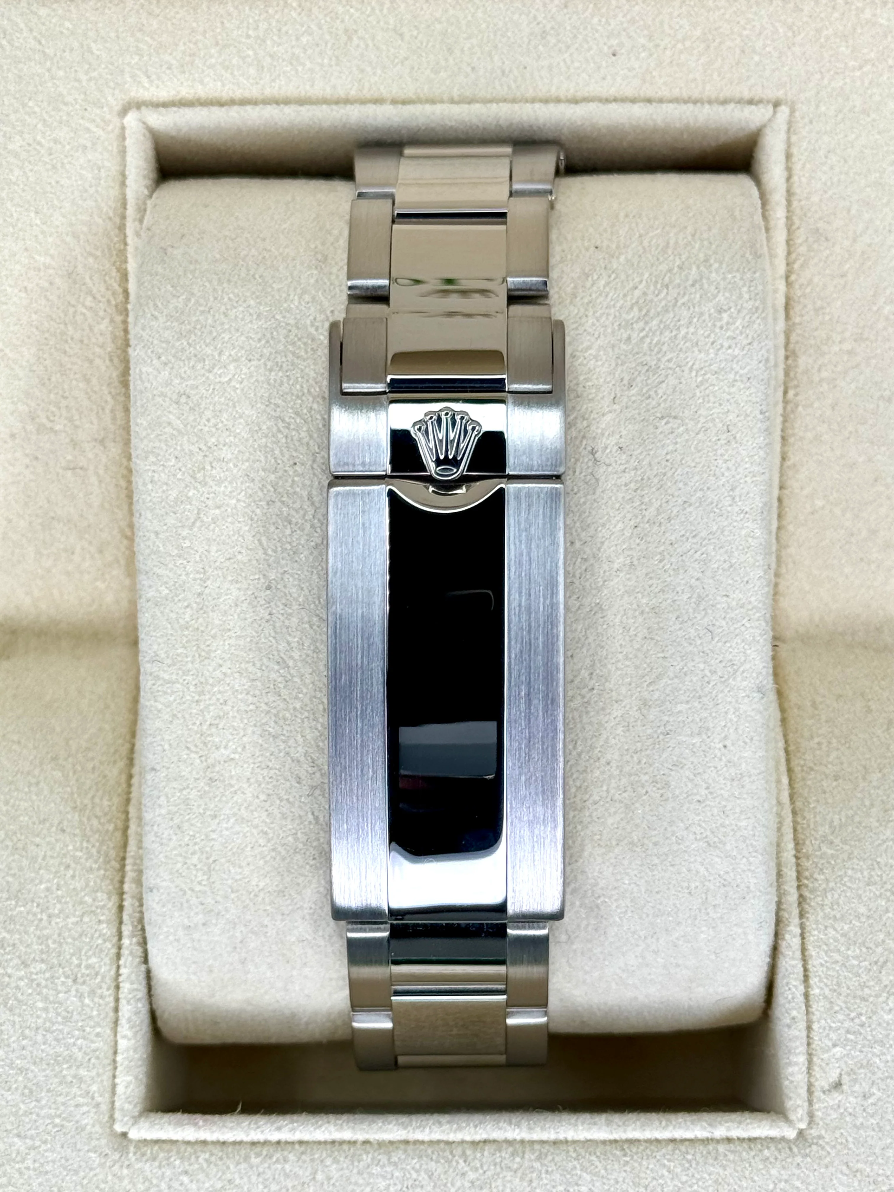 2017 Rolex Submariner "Smurf" 40mm 116619LB White Gold Blue Dial - Image 2