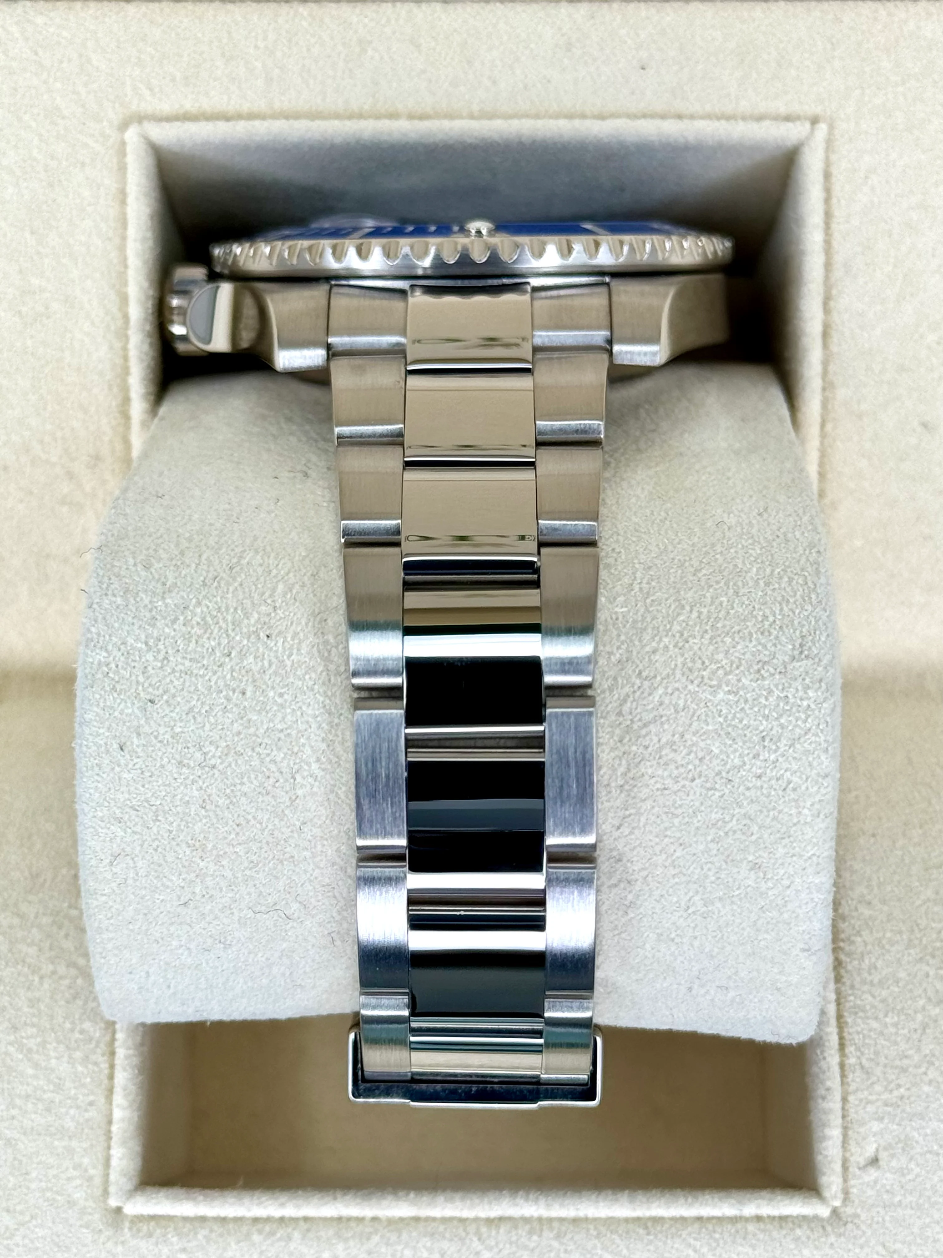 2017 Rolex Submariner "Smurf" 40mm 116619LB White Gold Blue Dial - Image 4