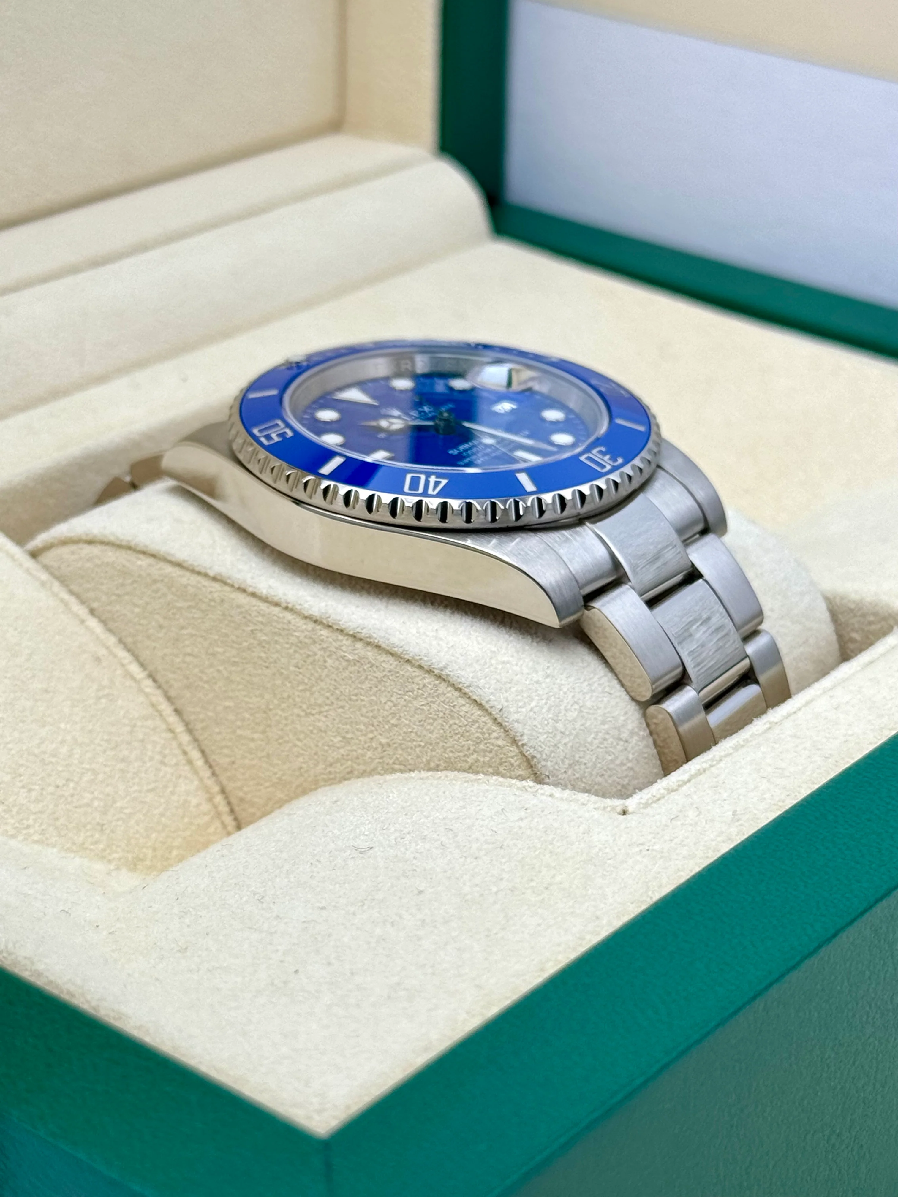 2017 Rolex Submariner "Smurf" 40mm 116619LB White Gold Blue Dial - Image 6
