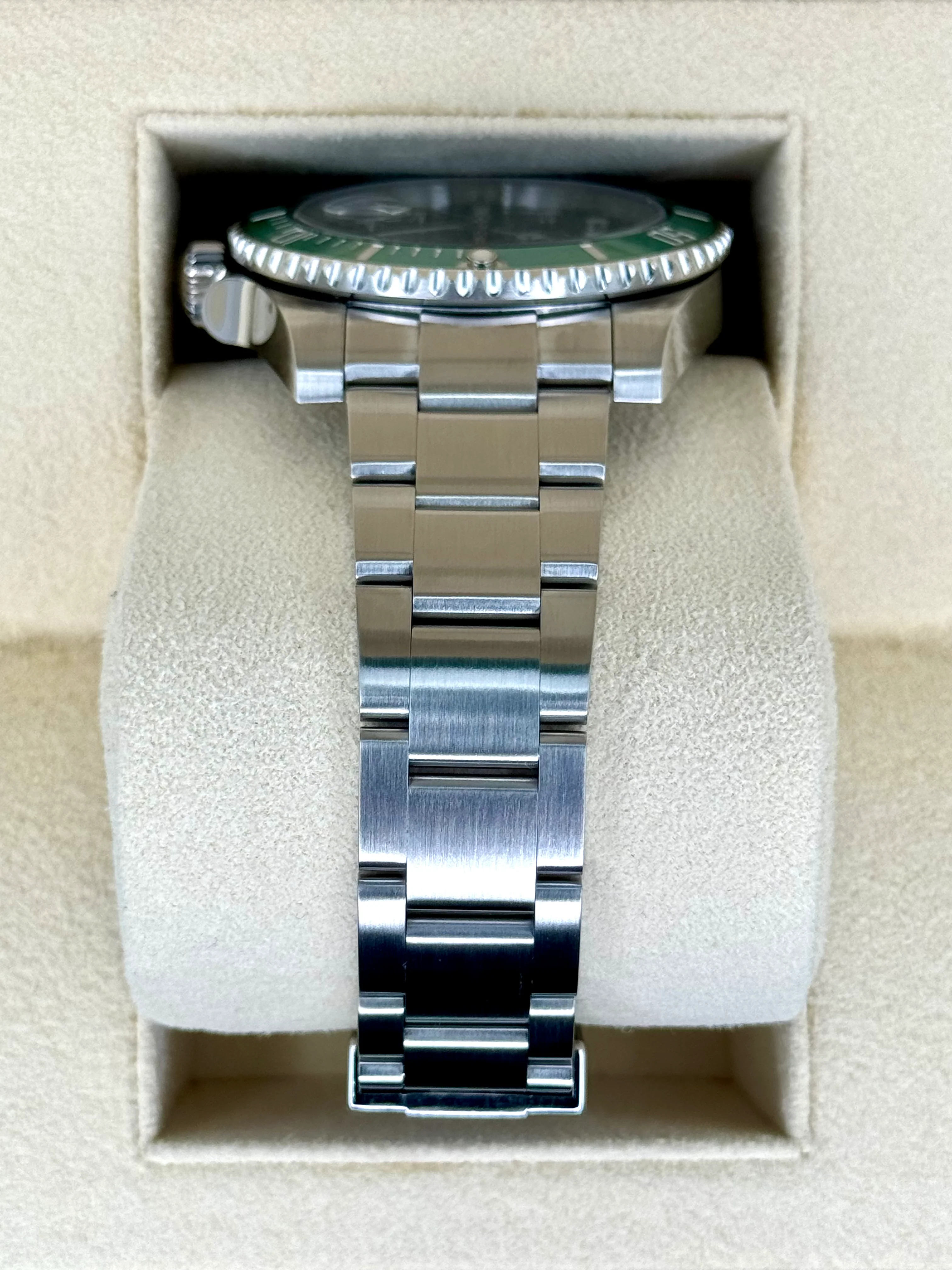 2017 Rolex Submariner "Hulk" 40mm 116610LV Green Dial - Image 4