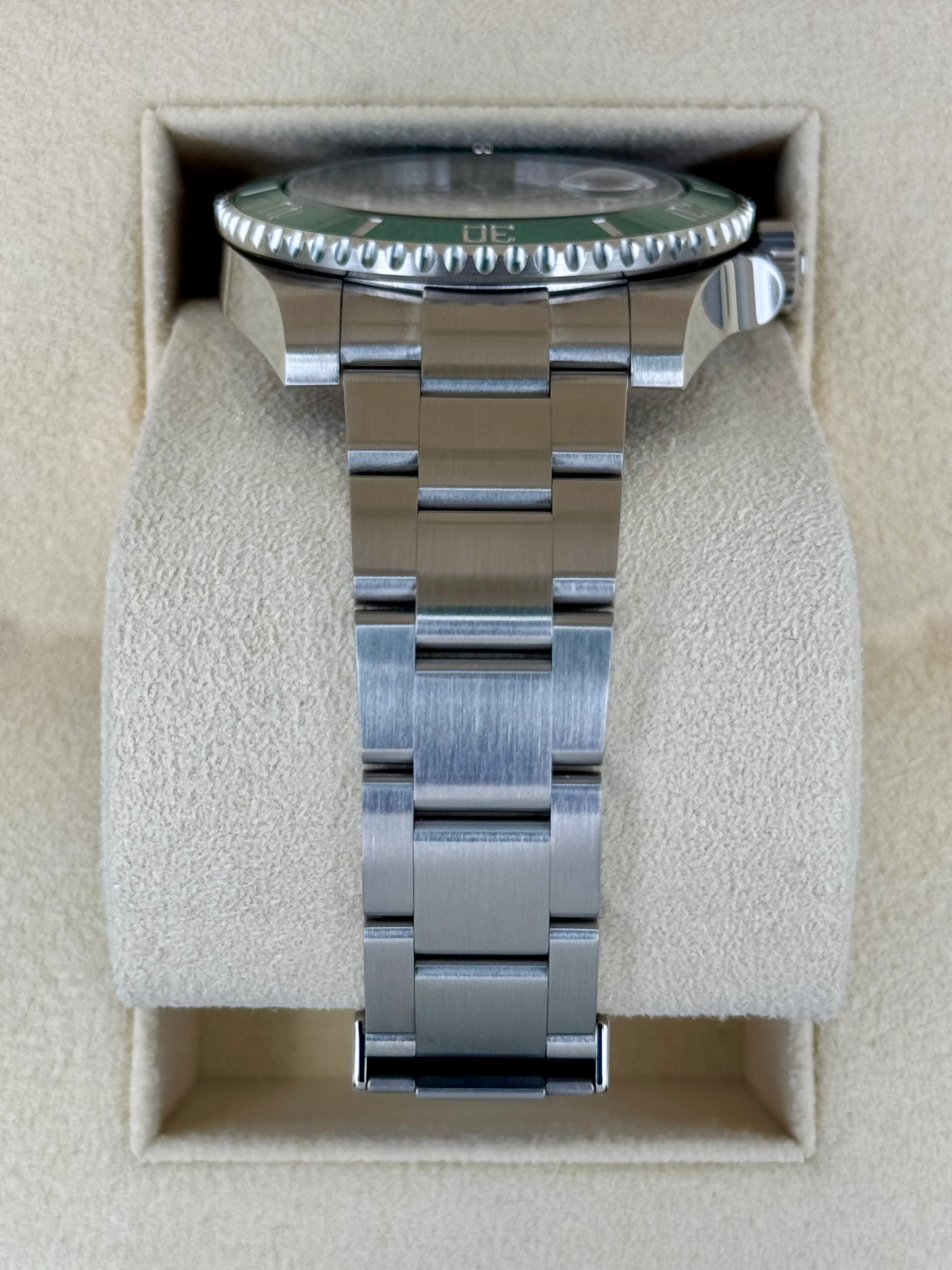 2017 Rolex Submariner "Hulk" 40mm 116610LV Green Dial - Image 3