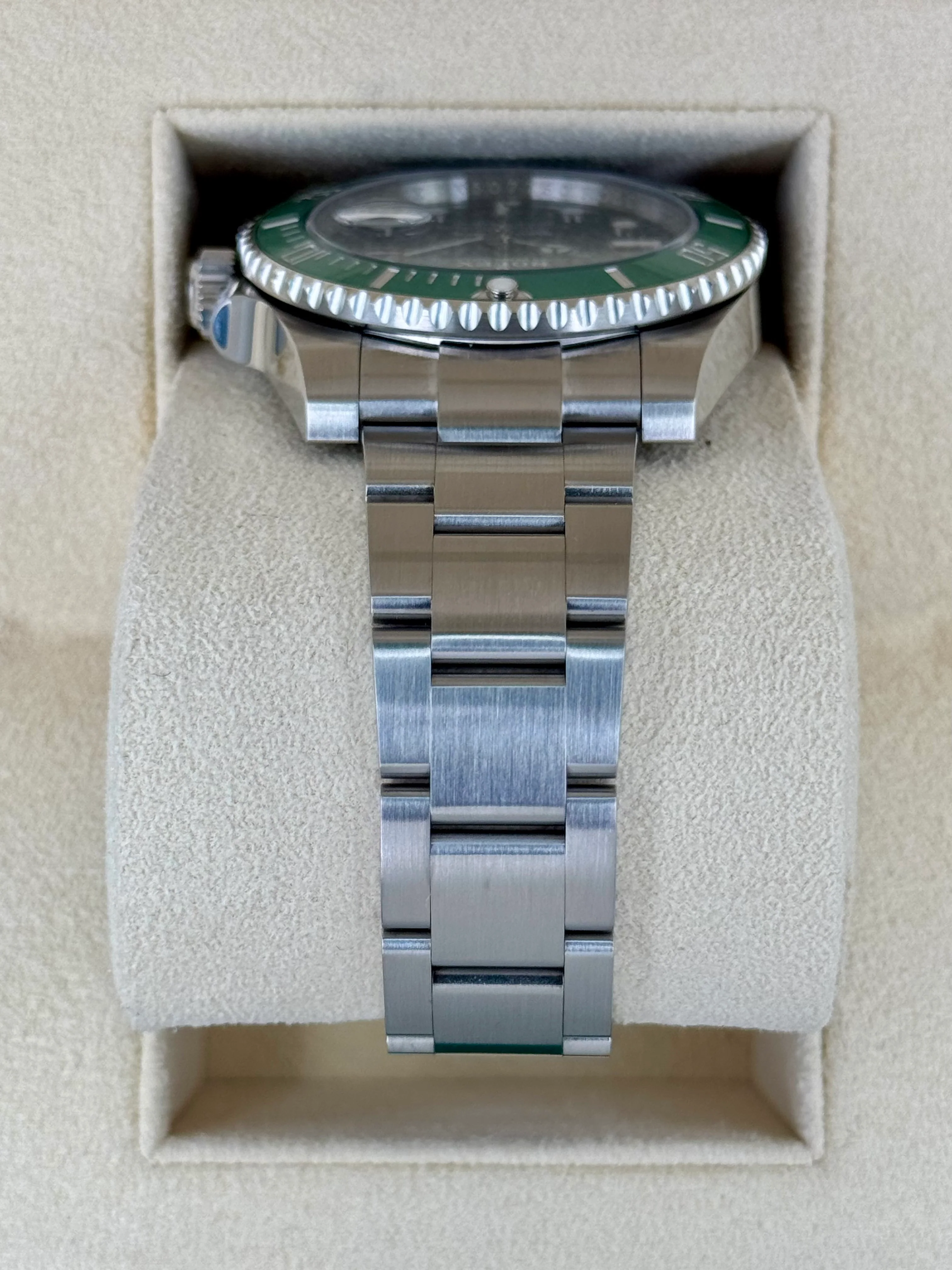 2017 Rolex Submariner "Hulk" 40mm 116610LV Green Dial - Image 4