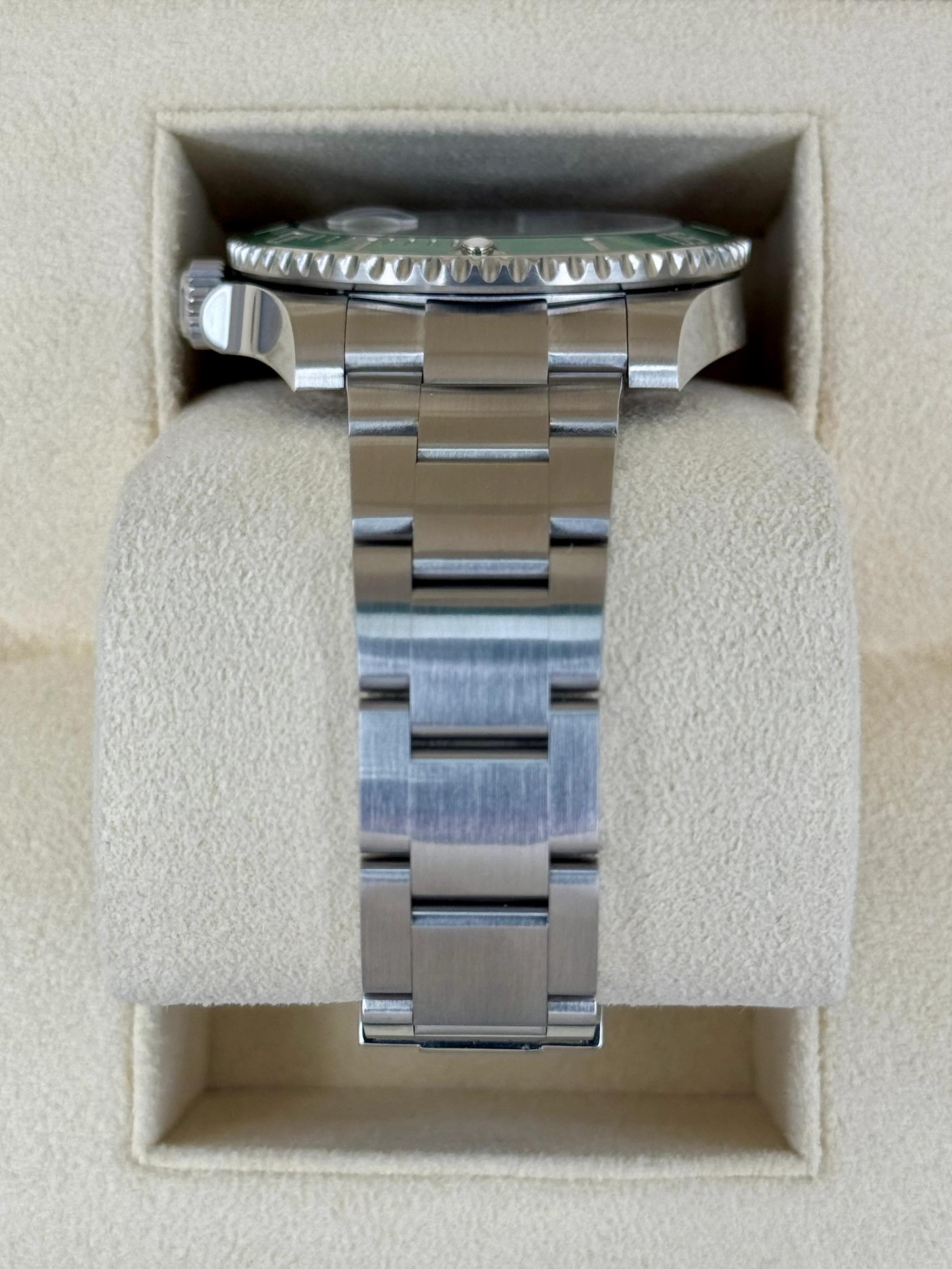 2017 Rolex Submariner "Hulk" 40mm 116610LV Green Dial - Image 4
