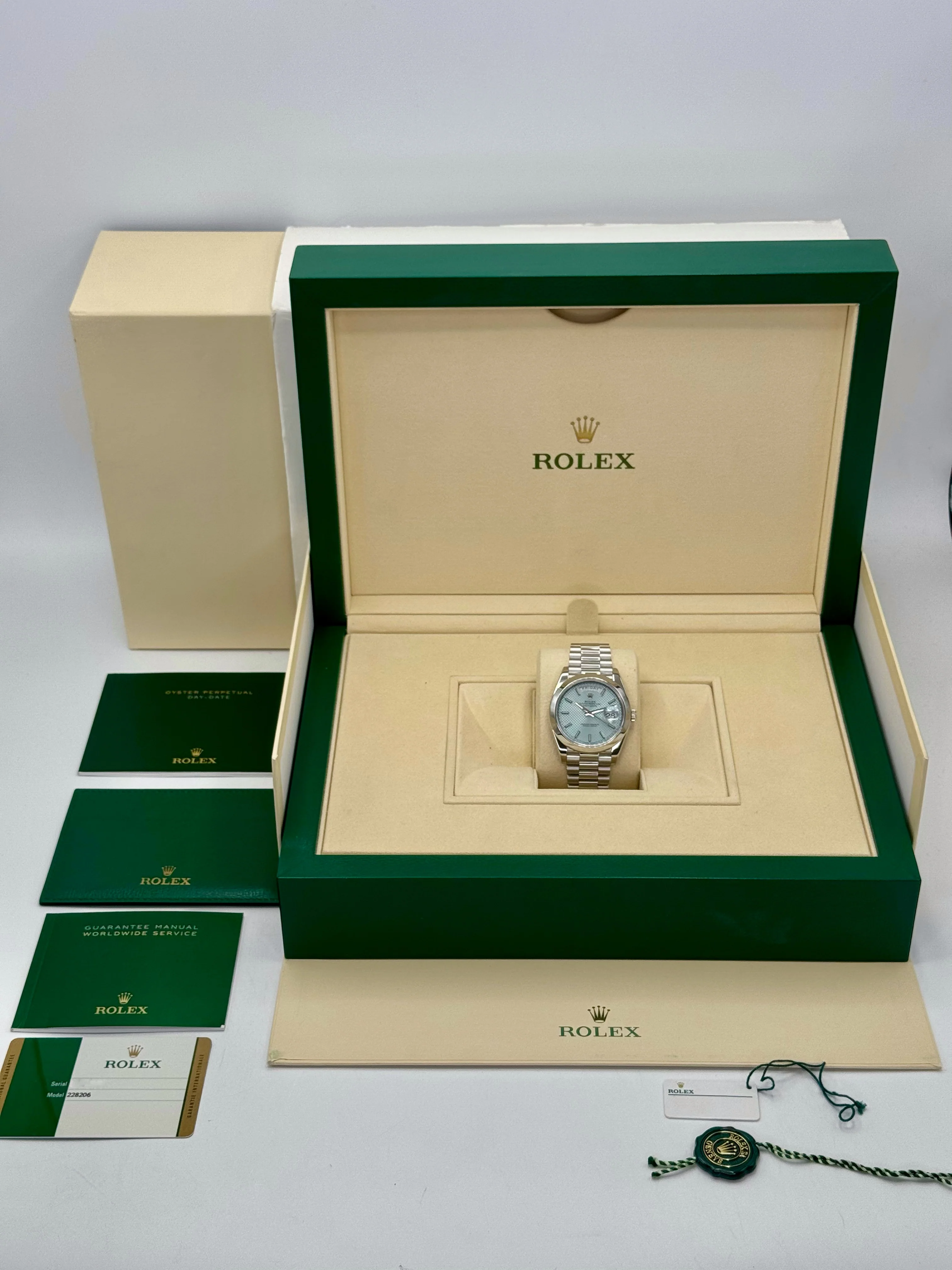2018 Rolex Day-Date 40mm 228206 Platinum Blue Motif Dial - Image 10