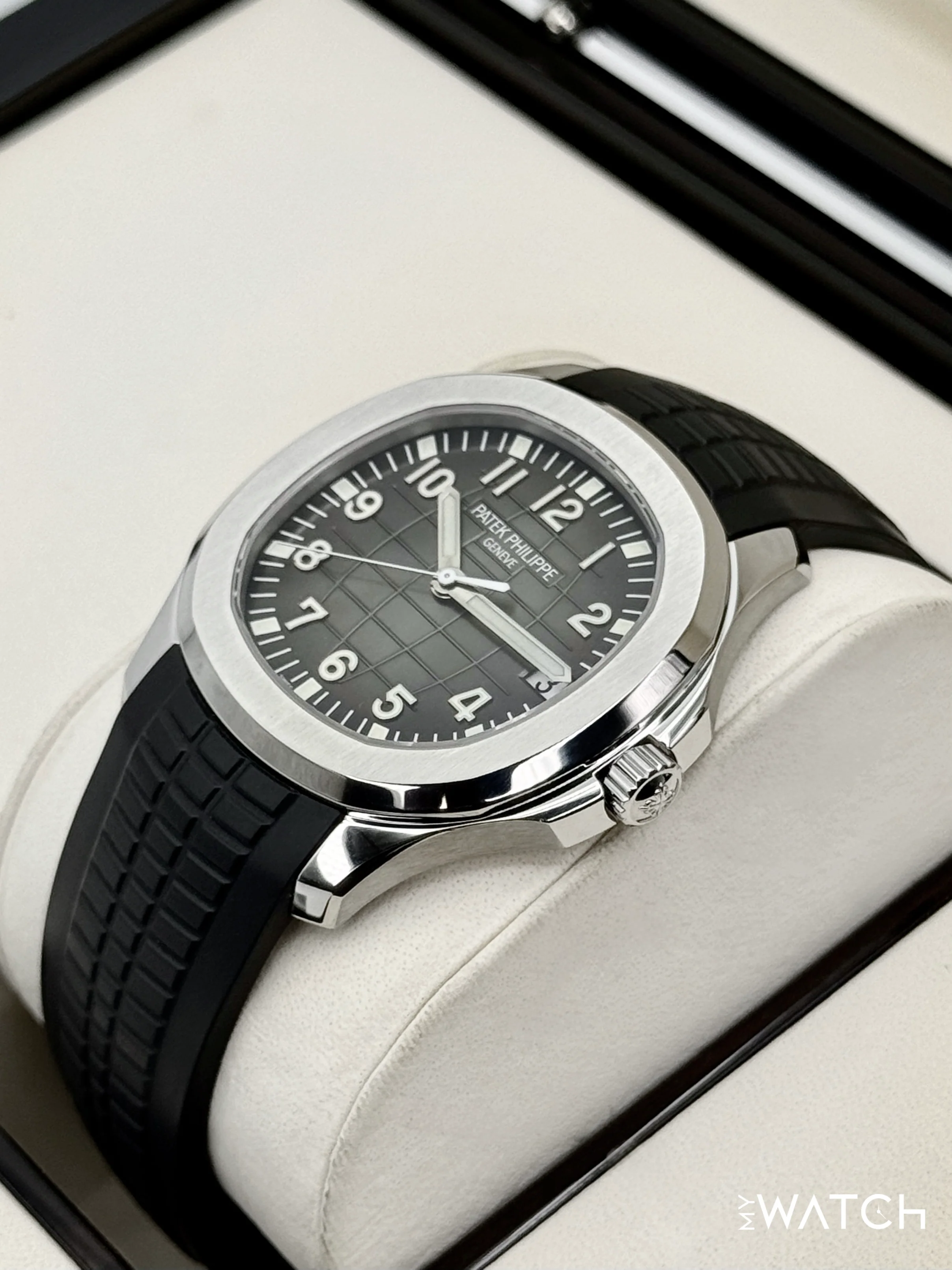 2018 Patek Philippe Aquanaut 40.8mm 5167A-001 Stainless Steel Gray Dial - Image 5