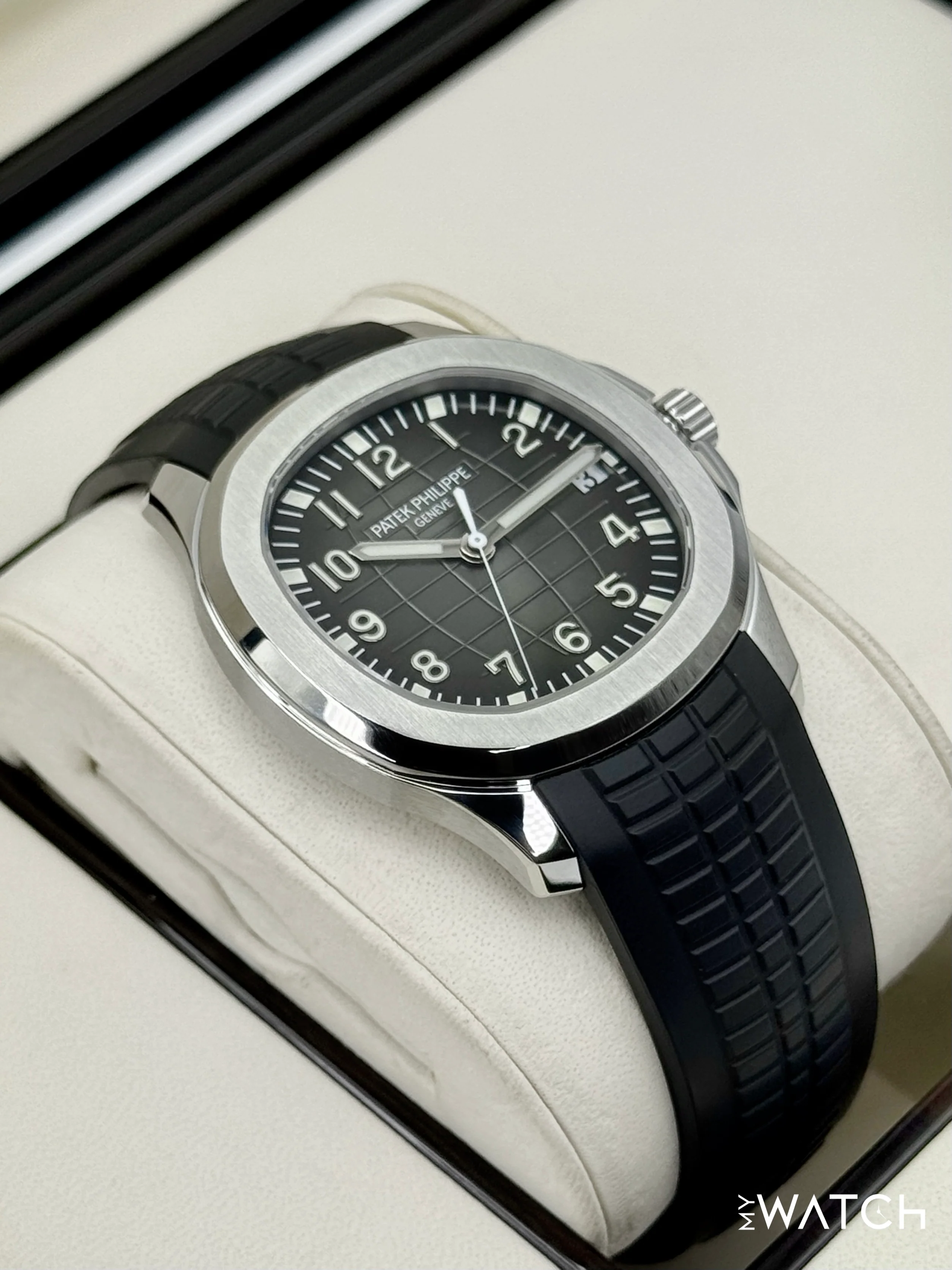 2018 Patek Philippe Aquanaut 40.8mm 5167A-001 Stainless Steel Gray Dial - Image 6