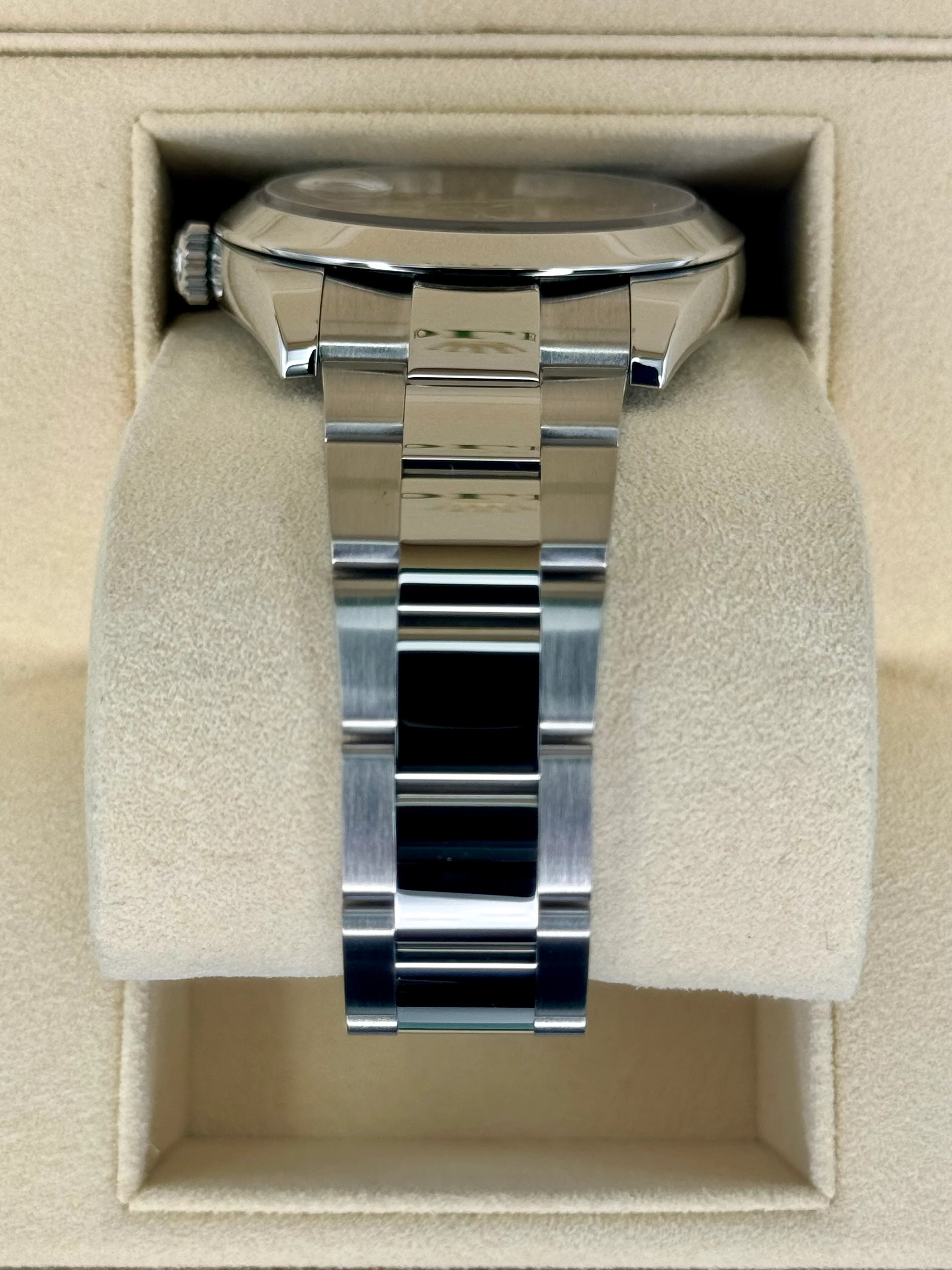 2018 Rolex Datejust 41mm 126300 Stainless Steel Oyster Silver Dial - Image 4