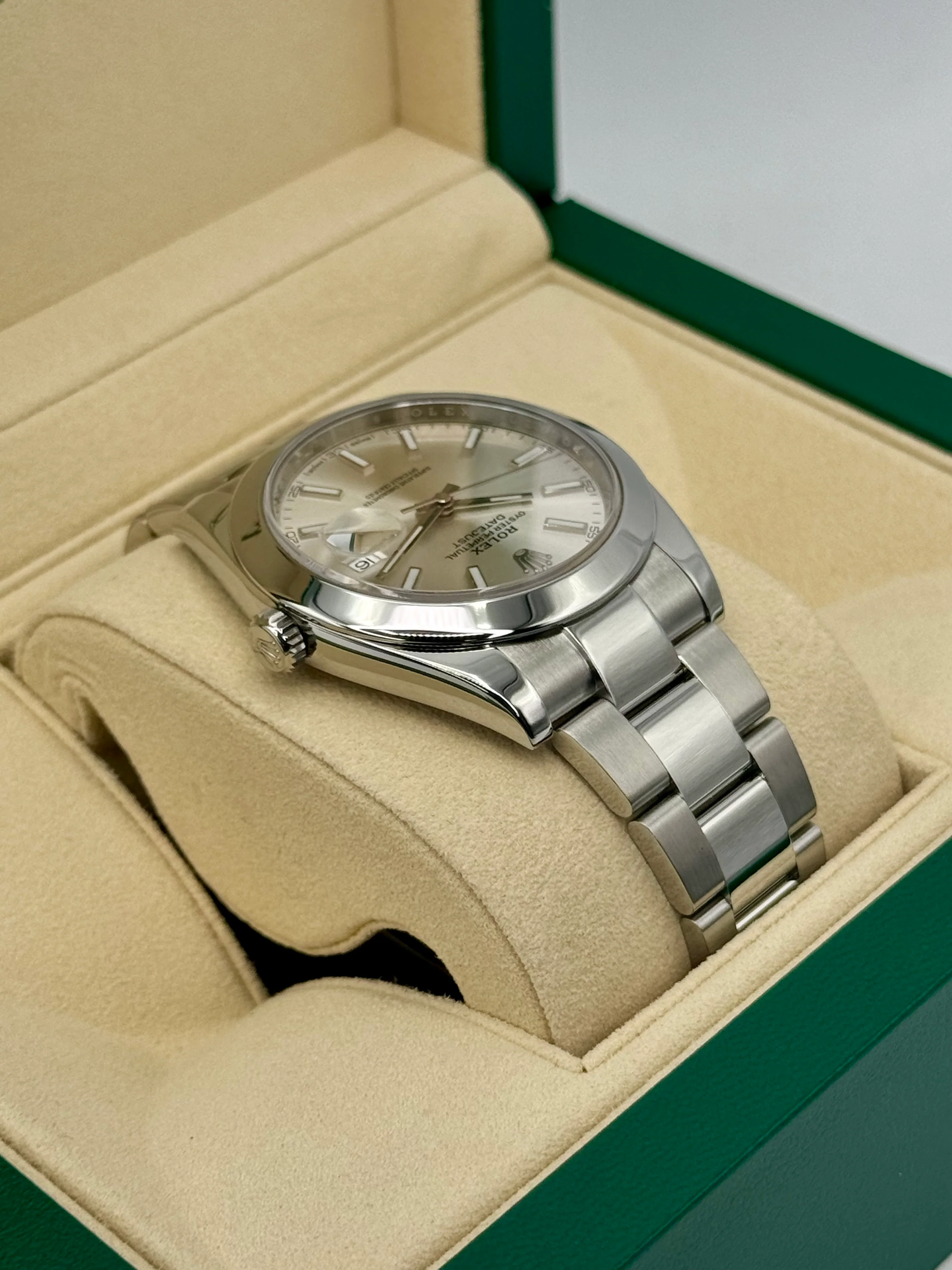 2018 Rolex Datejust 41mm 126300 Stainless Steel Oyster Silver Dial - Image 8
