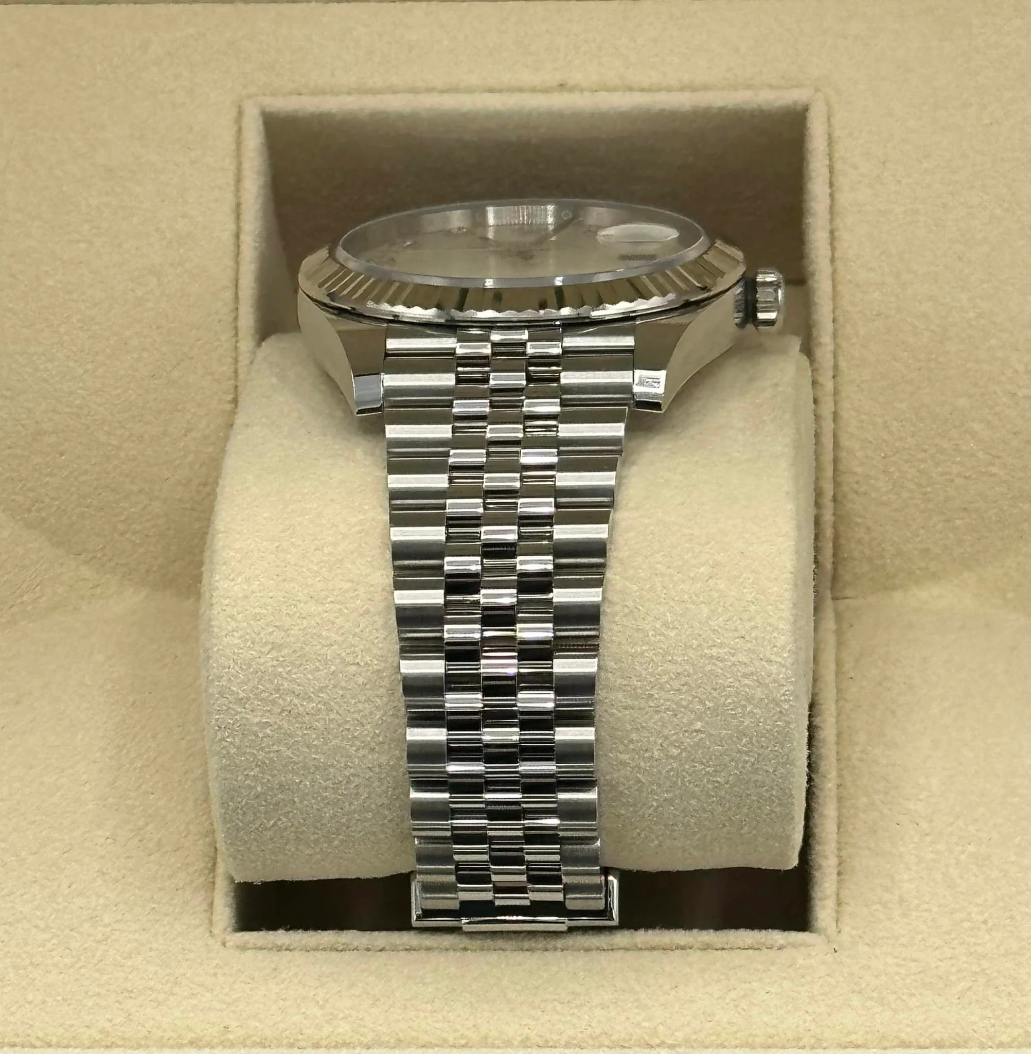 2018 Rolex Datejust 41mm 126334 White MOP Diamond Dial - Image 3