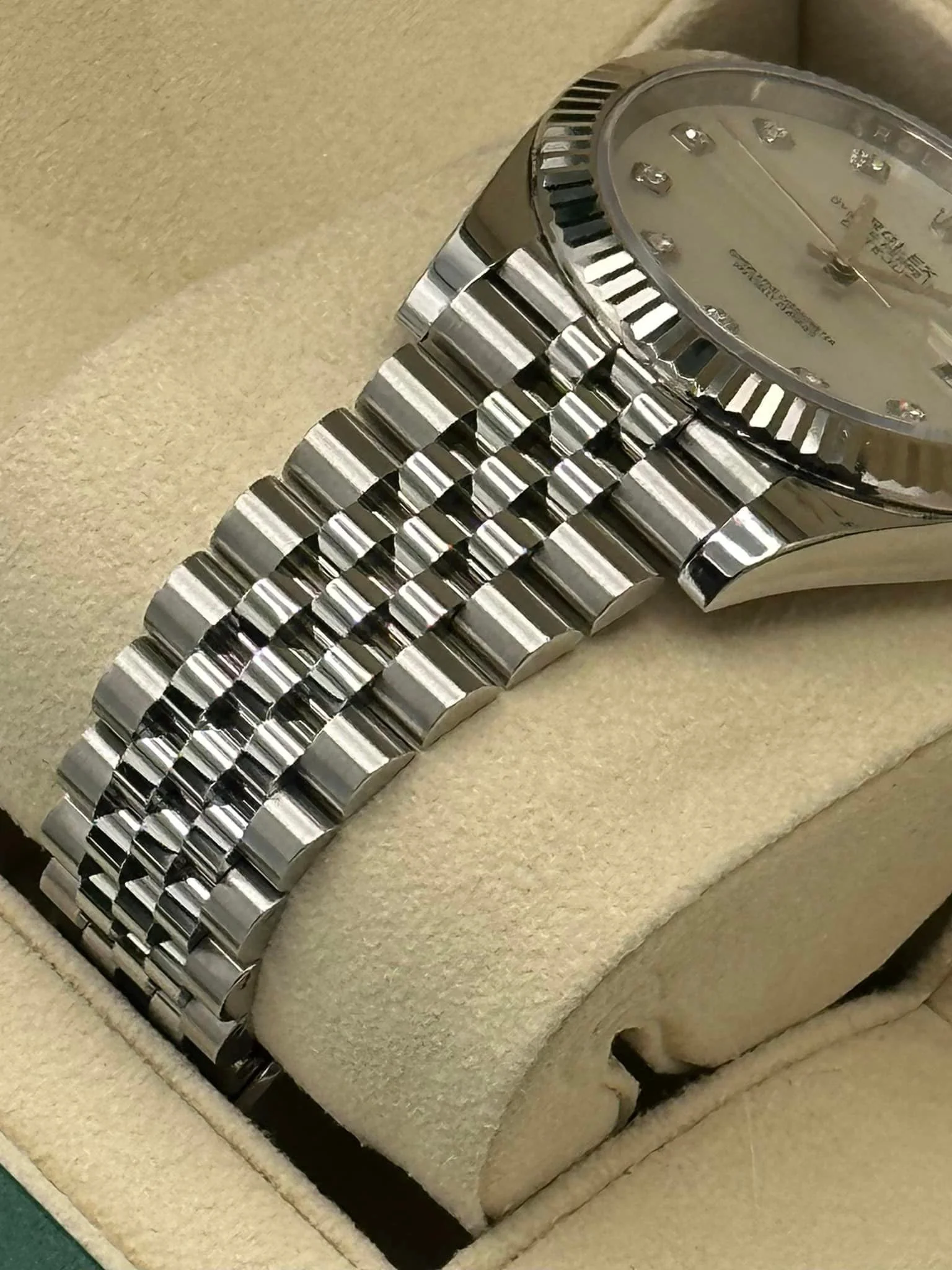 2018 Rolex Datejust 41mm 126334 White MOP Diamond Dial - Image 8