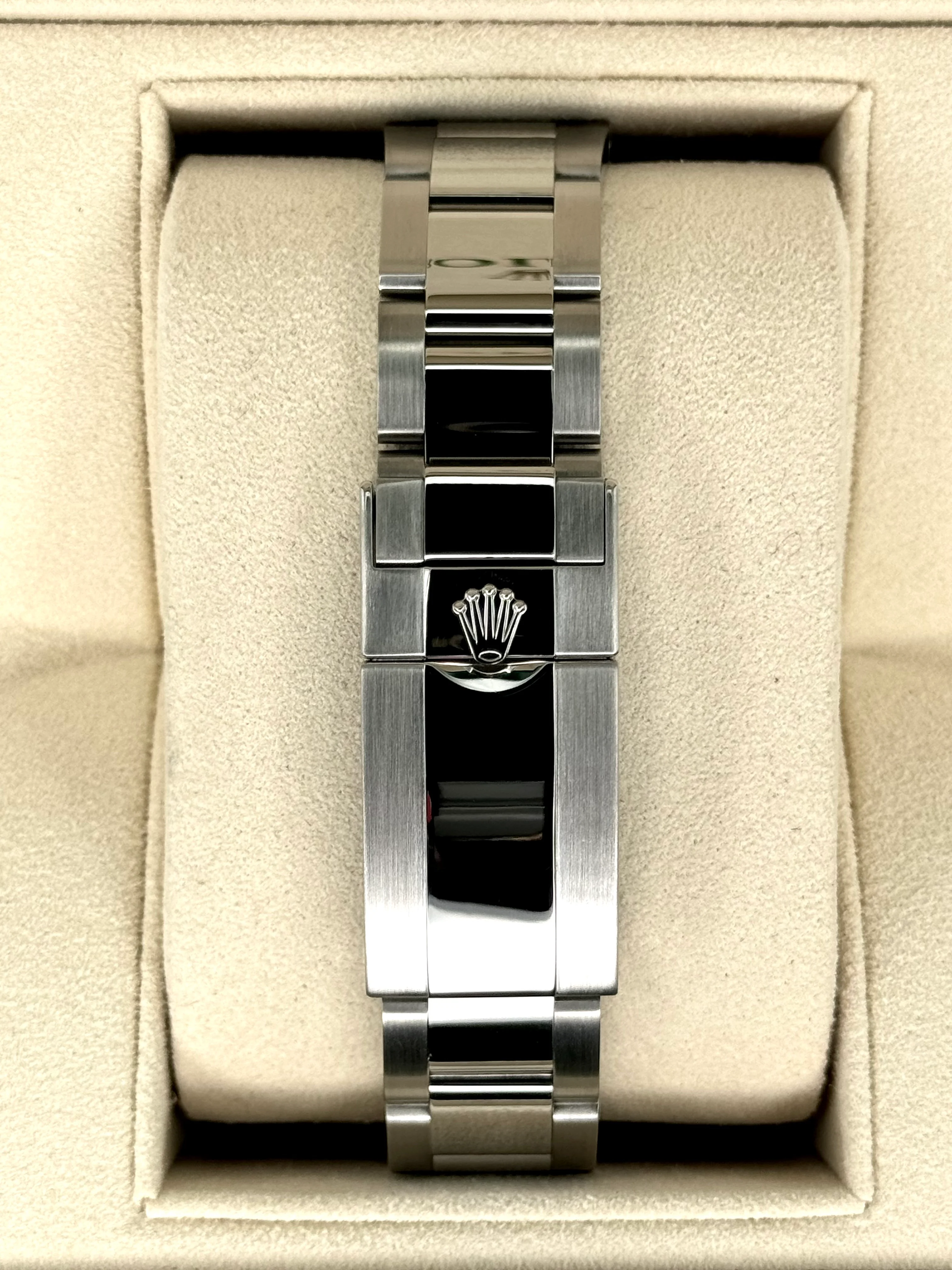 2018 Rolex GMT-Master II 40mm 116710LN Stainless Steel Black Dial - Image 2