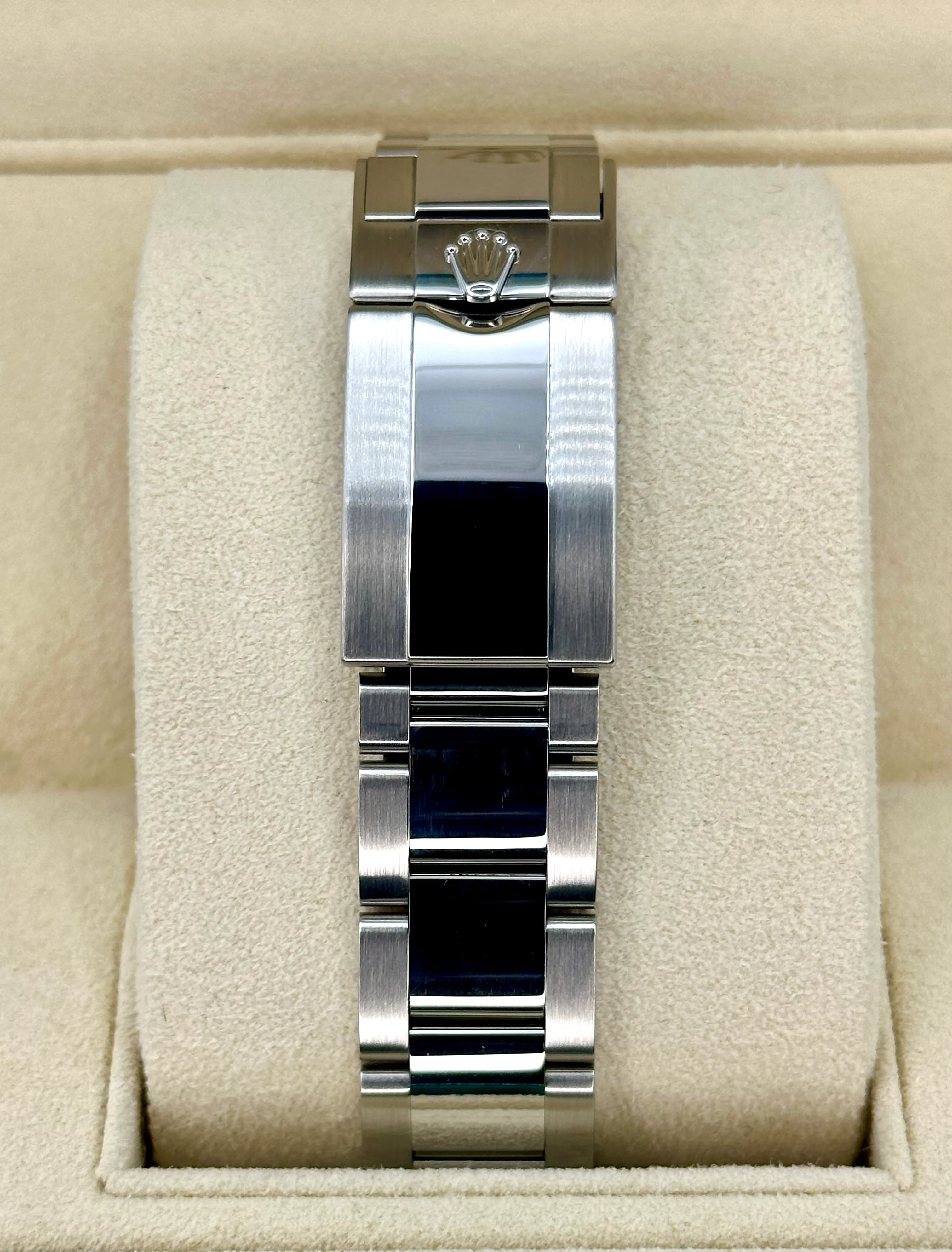 2018 Rolex GMT-Master II "Batman" 40mm 116710BLNR Oyster - Image 2