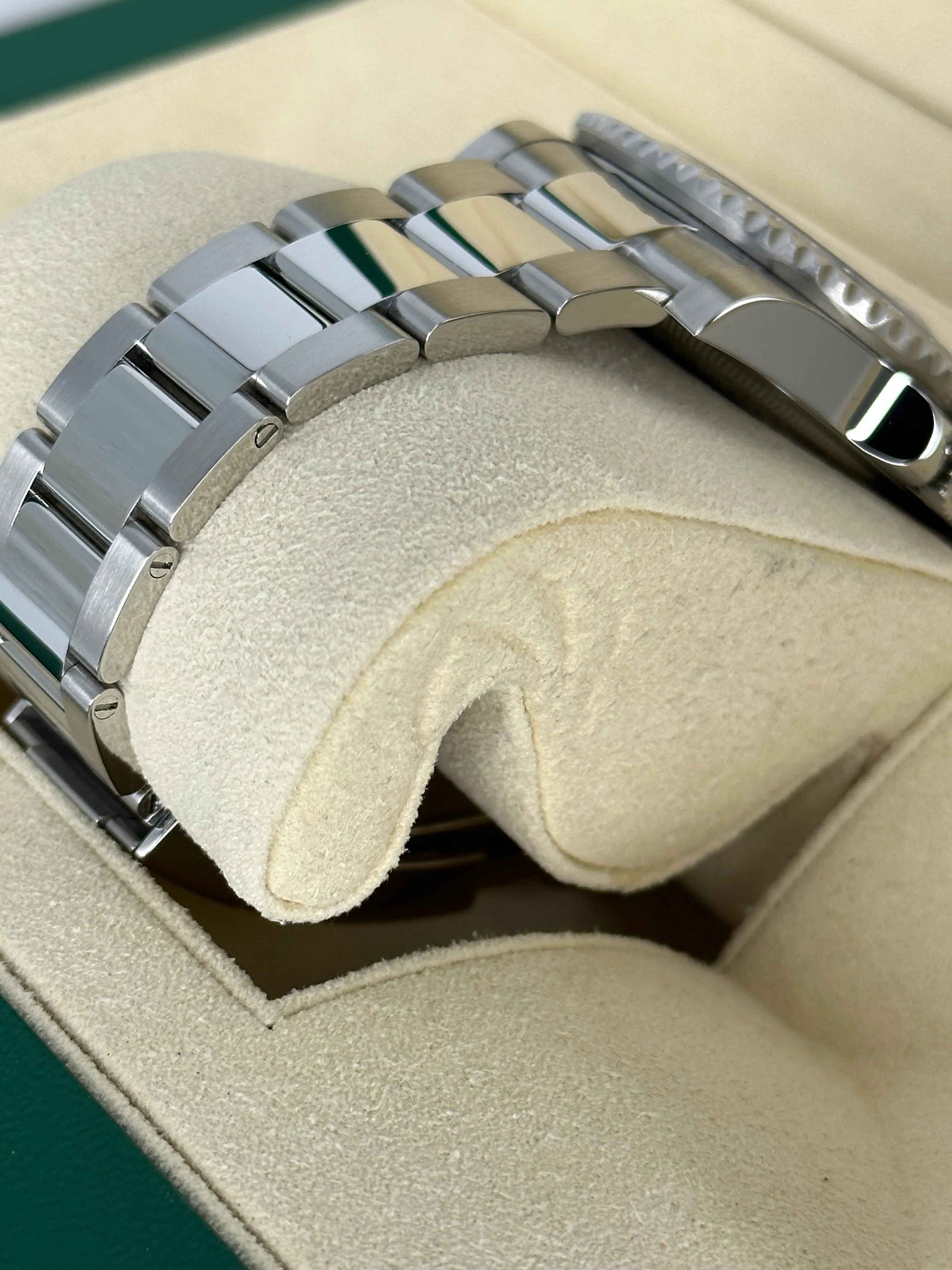 2018 Rolex GMT-Master II "Batman" 40mm 116710BLNR Oyster - Image 5