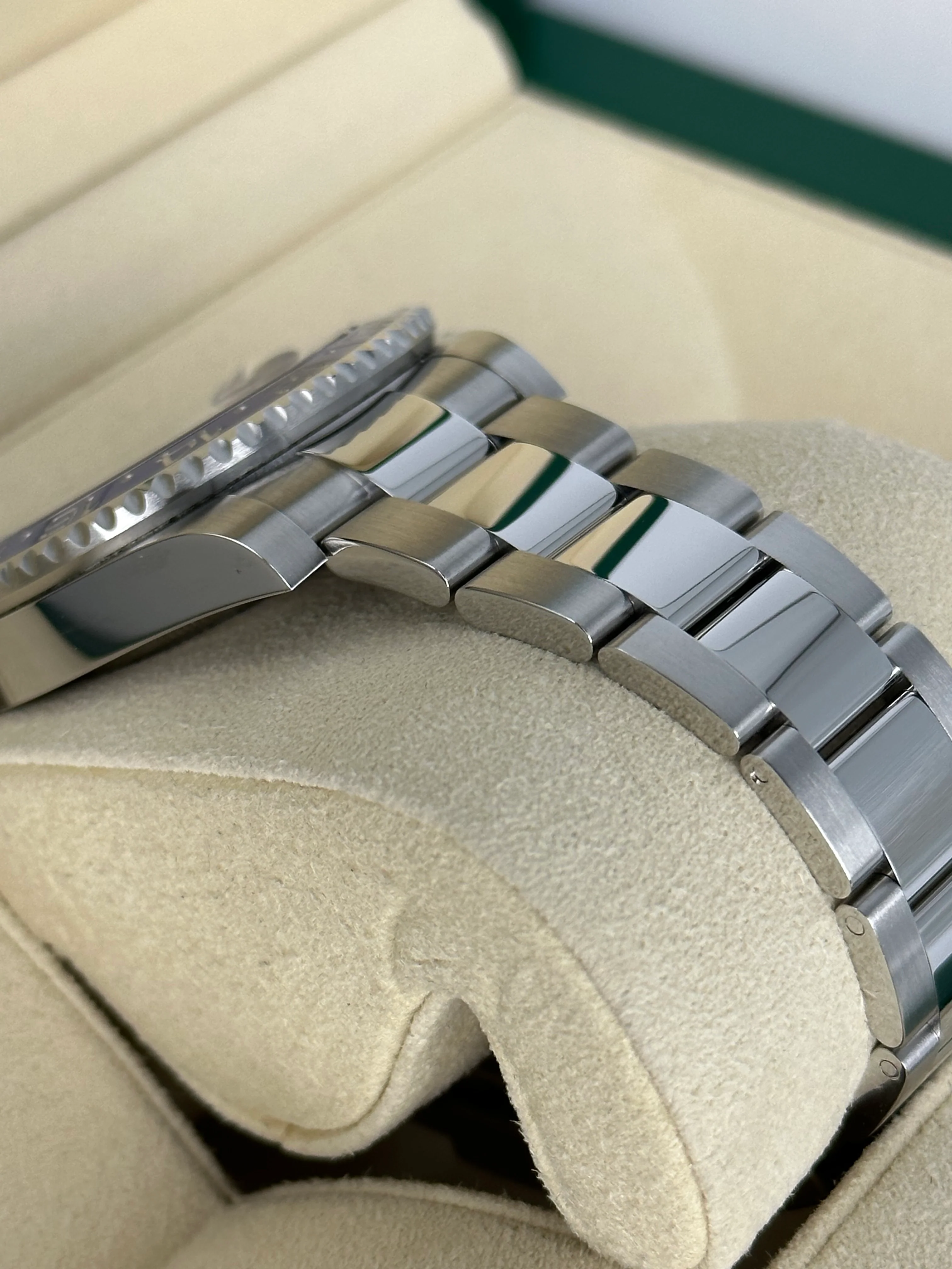 2018 Rolex GMT-Master II "Batman" 40mm 116710BLNR Oyster - Image 6
